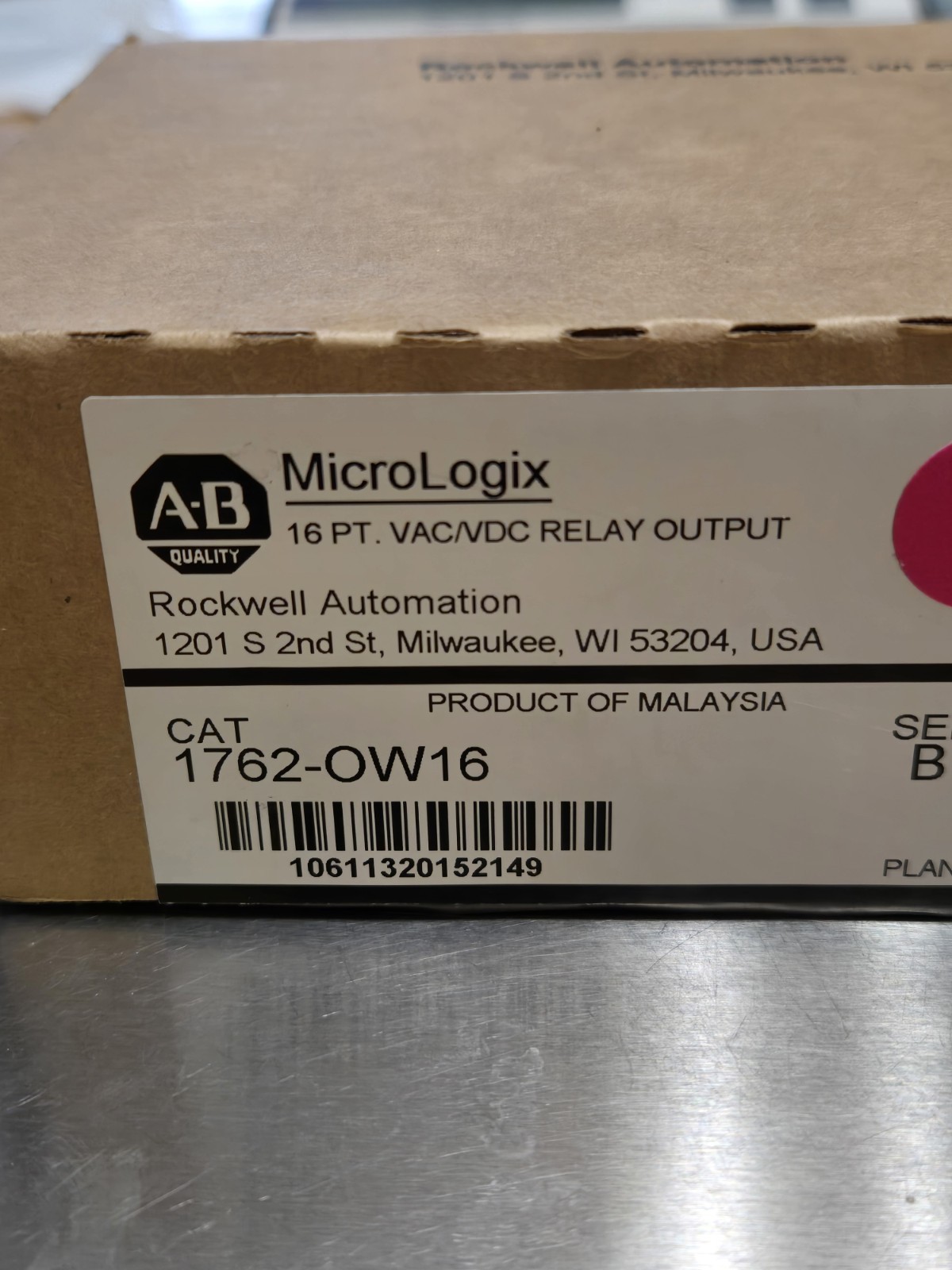 Allen-Bradley 1762-OW16 MicroLogix 16-Pt Relay Output Module NEW Factory Sealed