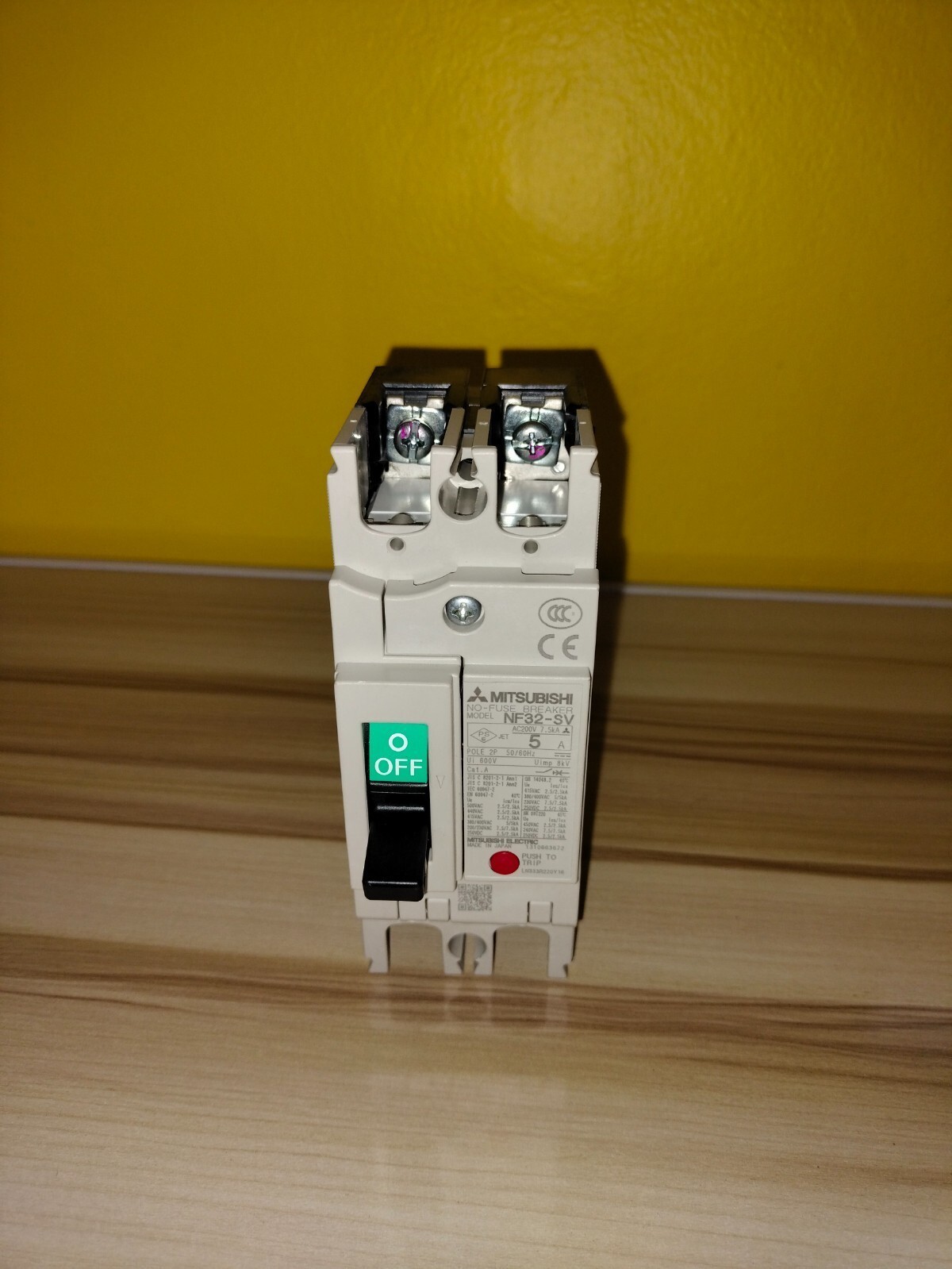 Mitsubishi NF32-SV NF32SV No-Fuse Breaker 2 Pole 5A 7.5kA Made in Japan