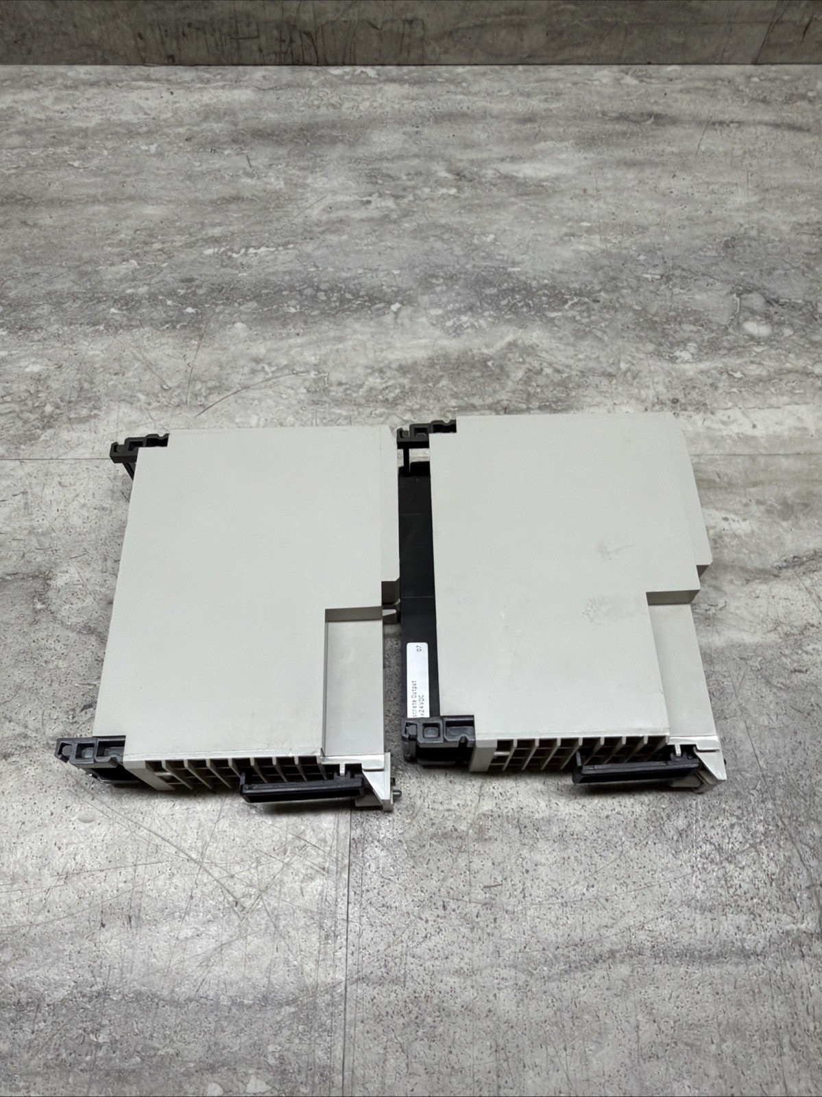 AEG Modicon DAP 216 / AS-BDAP-216 Discrete Output Module, 16 X 24VDC