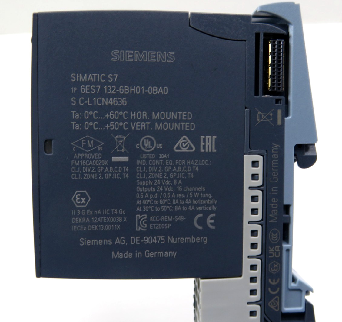 Siemens 6ES7 132-6BH01-0BA0 Digital Output Module w/ Siemens 6ES7 193-6BP20-0DA0