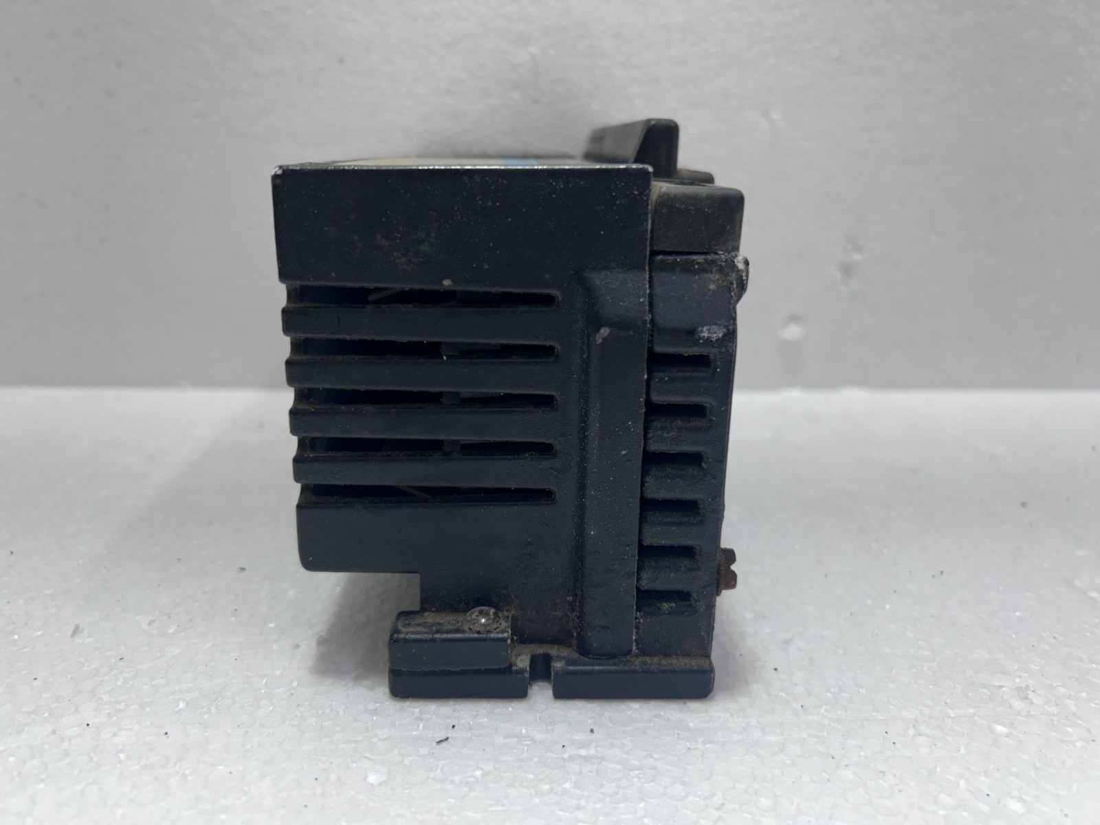 GE Fanuc IC660BBD024 Genius 12/24VDC Source Input / Output Module
