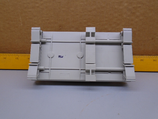 1492-XIM24-8R Allen Bradley Relay Breakout Block 1492-XIM24-8R W197