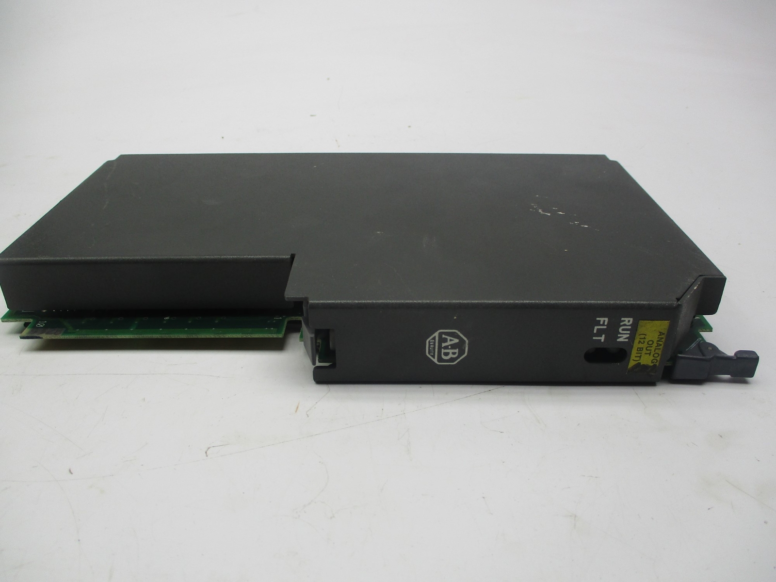 ALLEN BRADLEY 1771-0FE2 SER.B OUTPUT MODULE UNMP