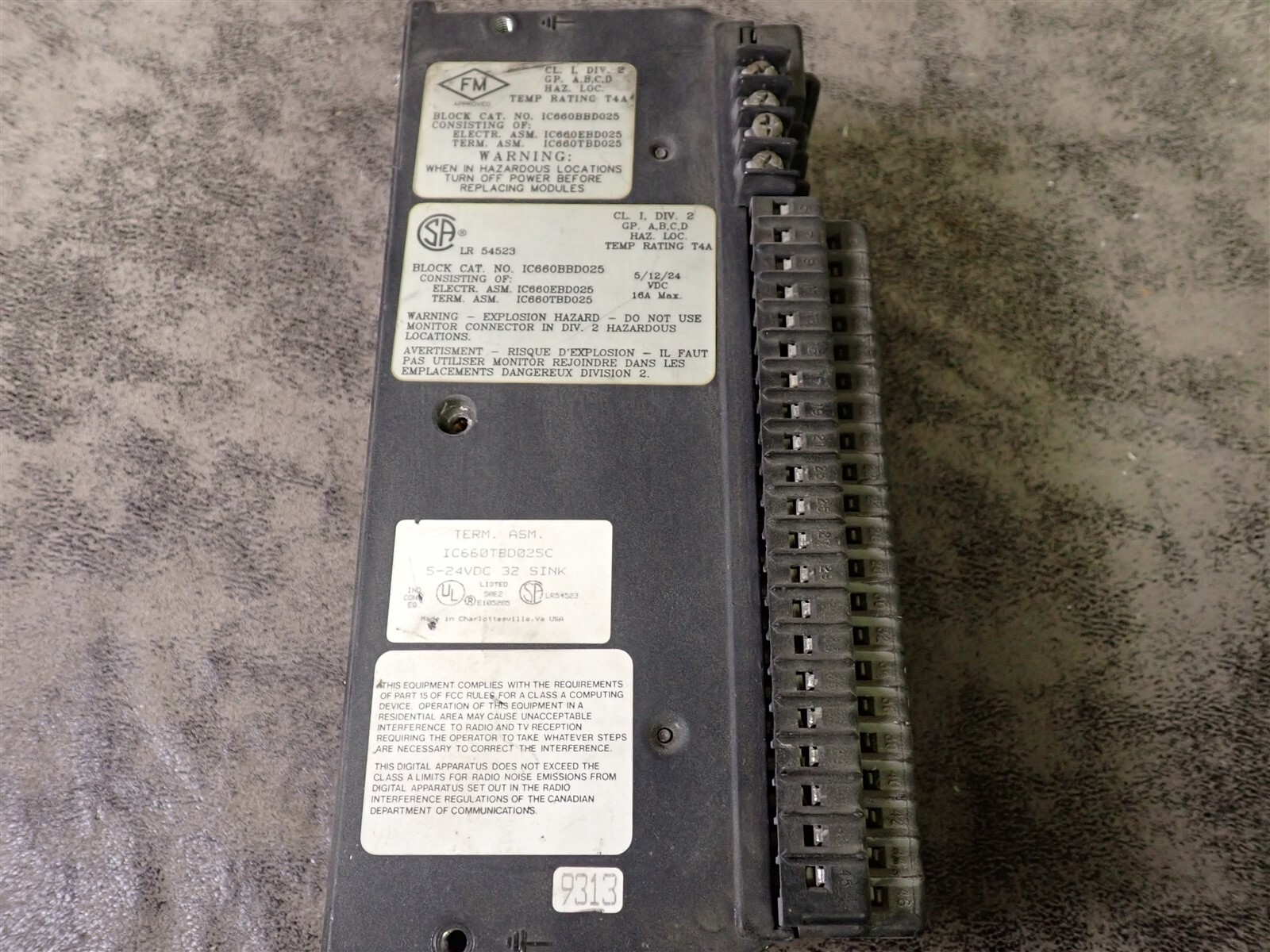 GE Fanuc IC660EBD025T 5-24VDC 32 Sink Electrical Module w Terminal Module(BN307)