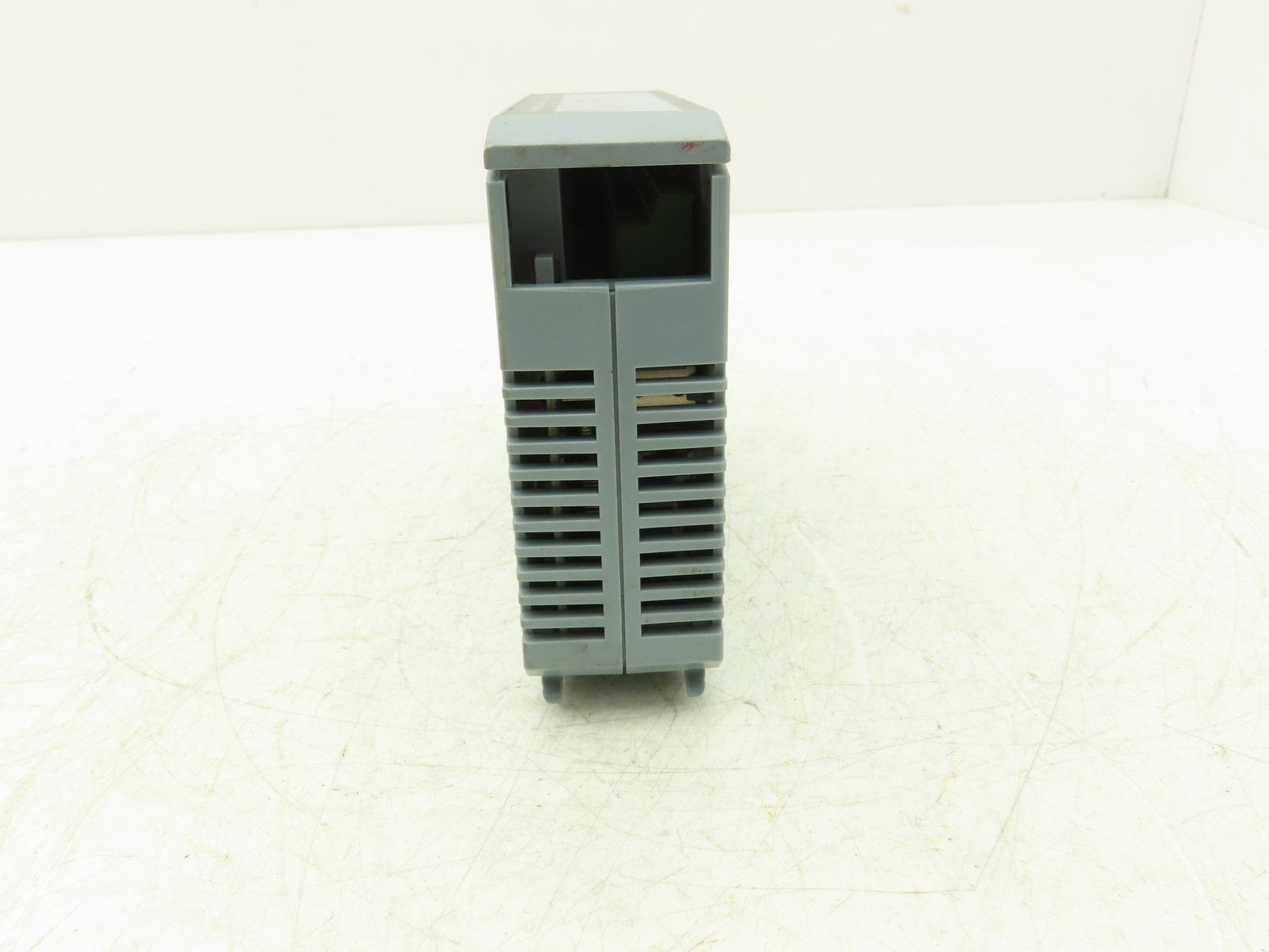 B&R 3D0479.6 Digital Output Module 16 Point 24VDC 5A REV GO Cracked Plastic