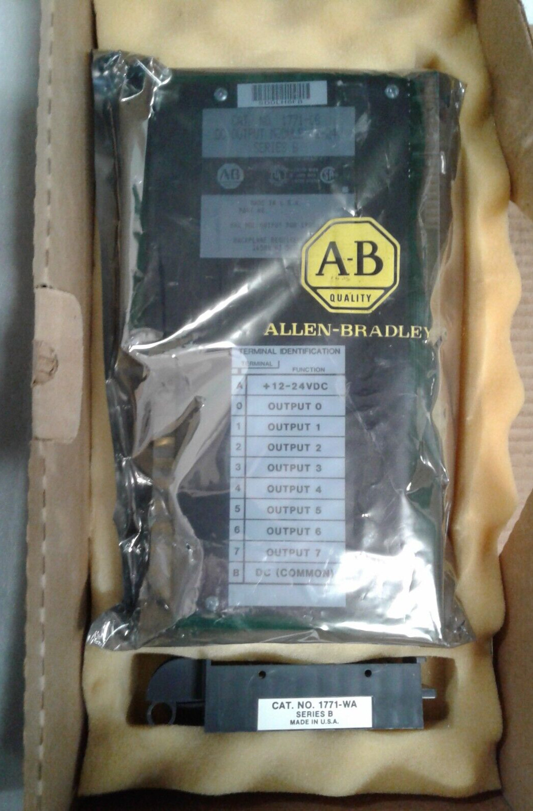 Allen Bradley 1771-OB Series B DC Output Module with Wiring Arm – New in Box