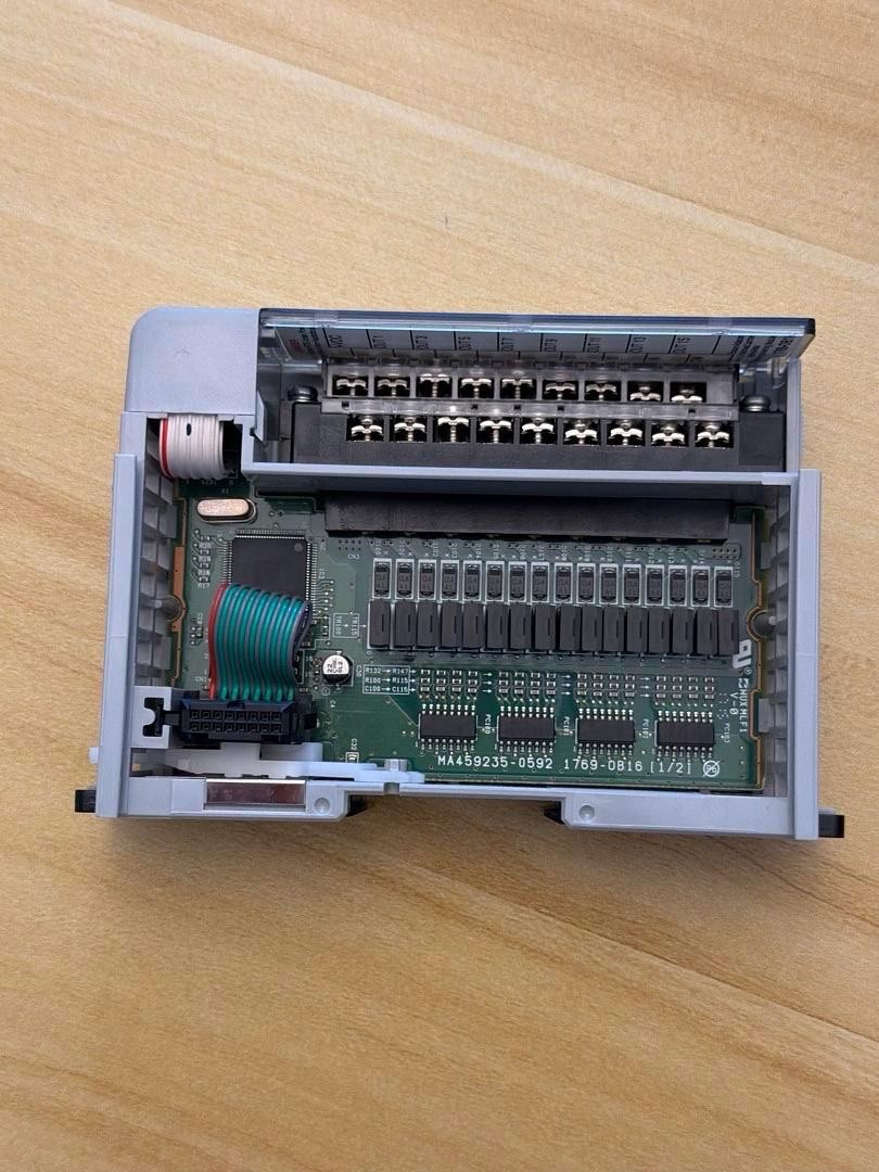 Allen-Bradley 1769-OB16 CompactLogix 16-Point Digital Output Module
