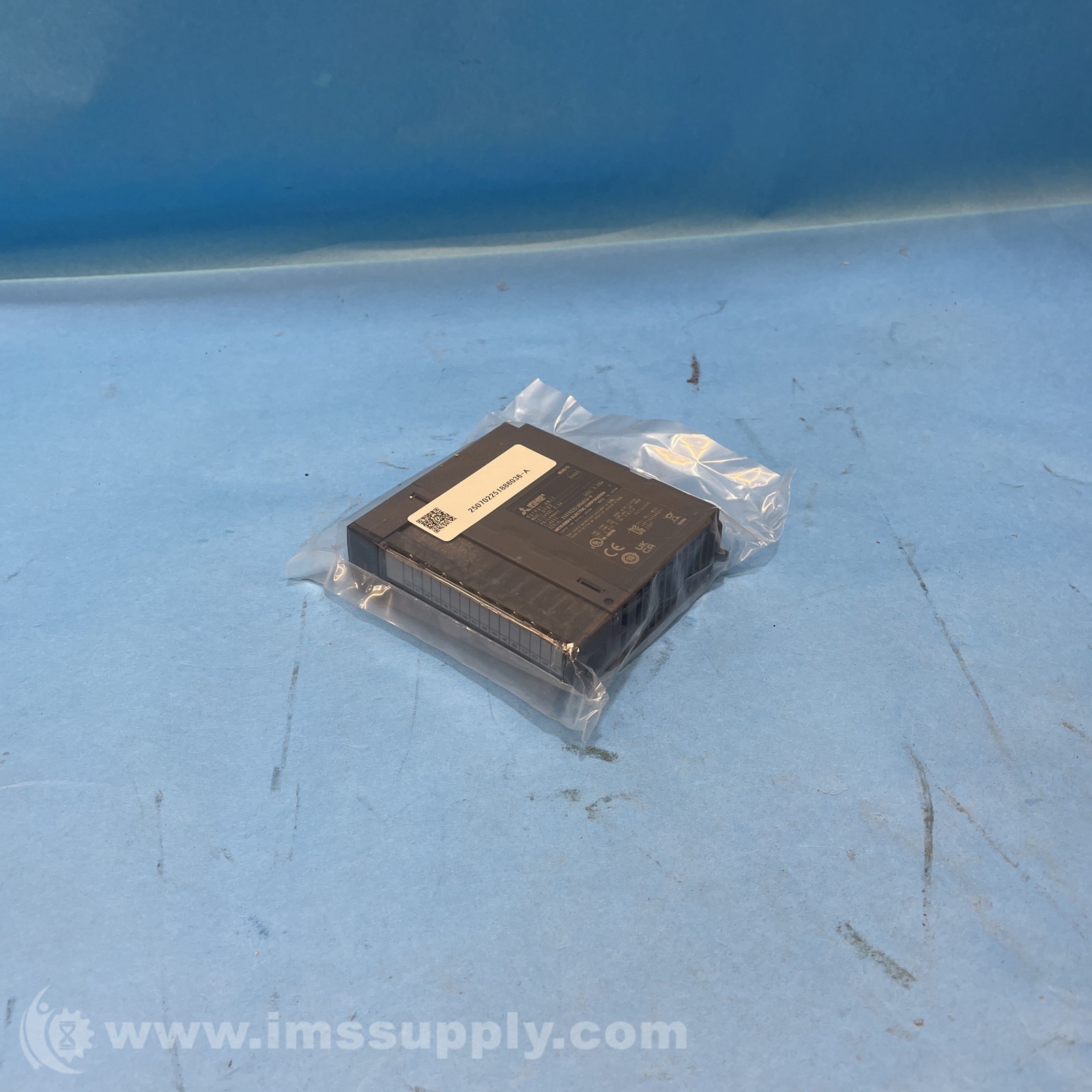 Mitsubishi QY80 Output Module FNOB