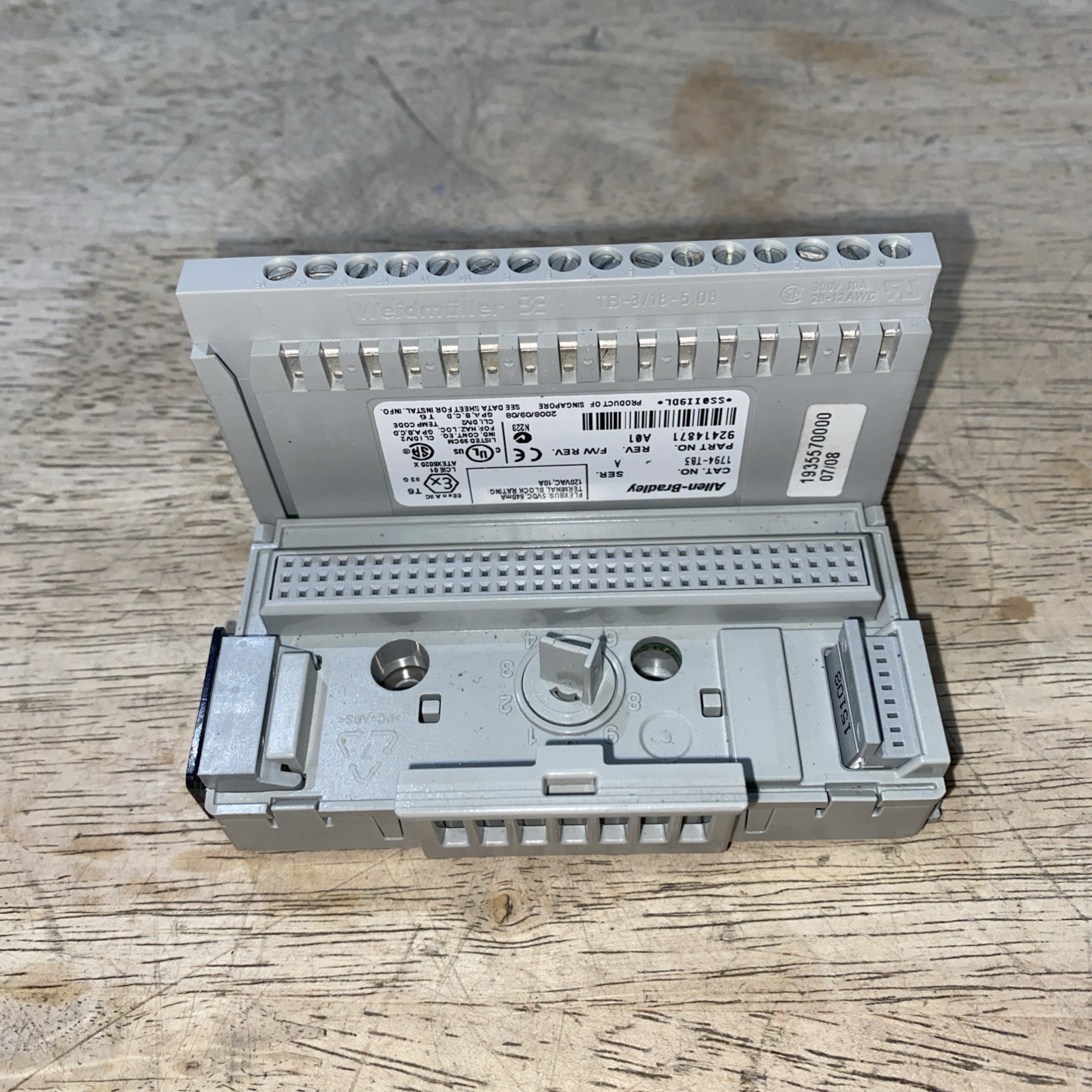 Allen Bradley 1794-TB3 Ser A Flex Terminal Base 10A 125V 50/60HZ 16-Term
