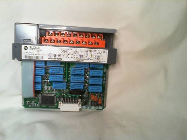 Allen Bradley 1746-OW16 /C SLC 500 Output Module 16 Point 5- 250 VAC 5-125 VDC-N