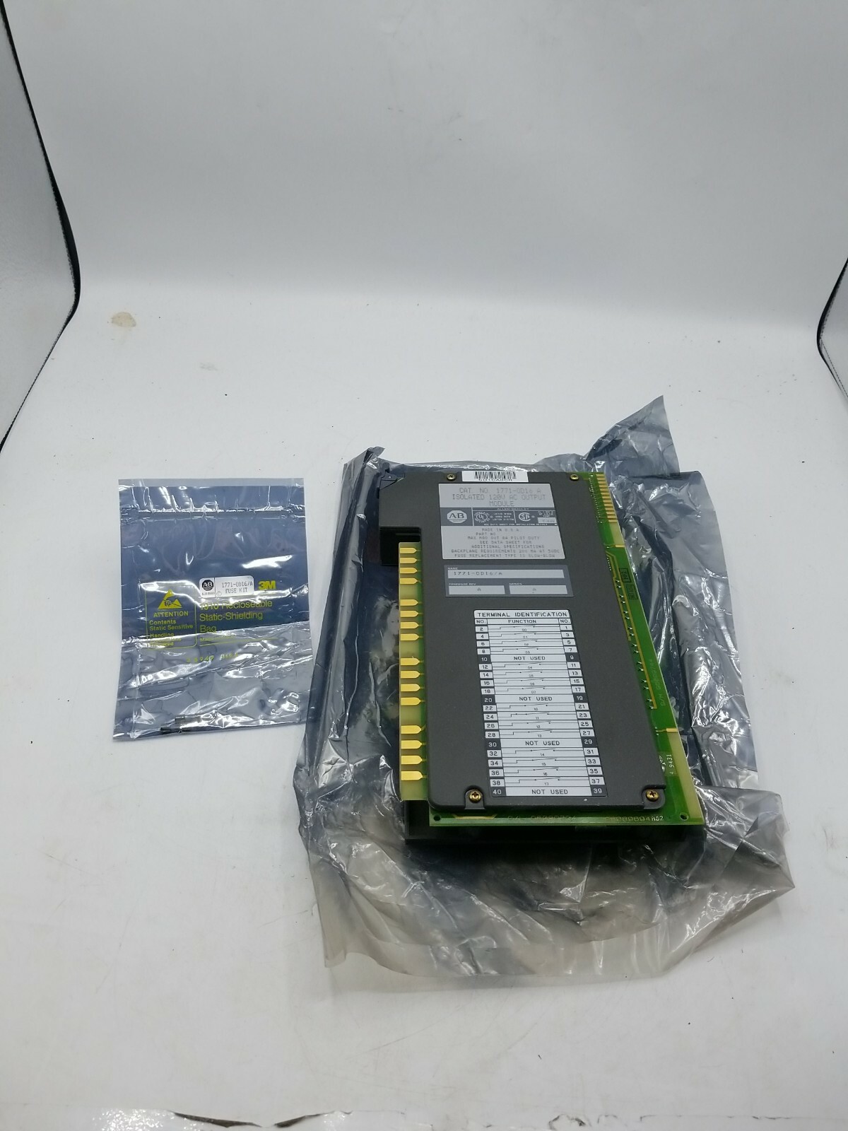 Allen Bradley 1771-OD16 A ISOLATED 120V AC OUTPUT MODULE