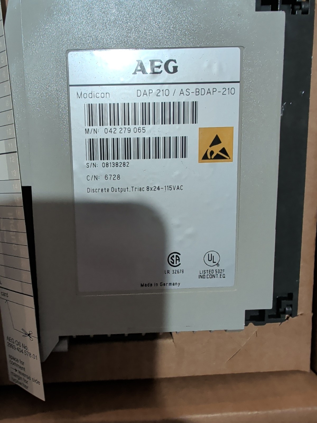 AS-BDAP-210 | Schneider | Output Module 8 Point 120VAC Isolated Compact, Opened