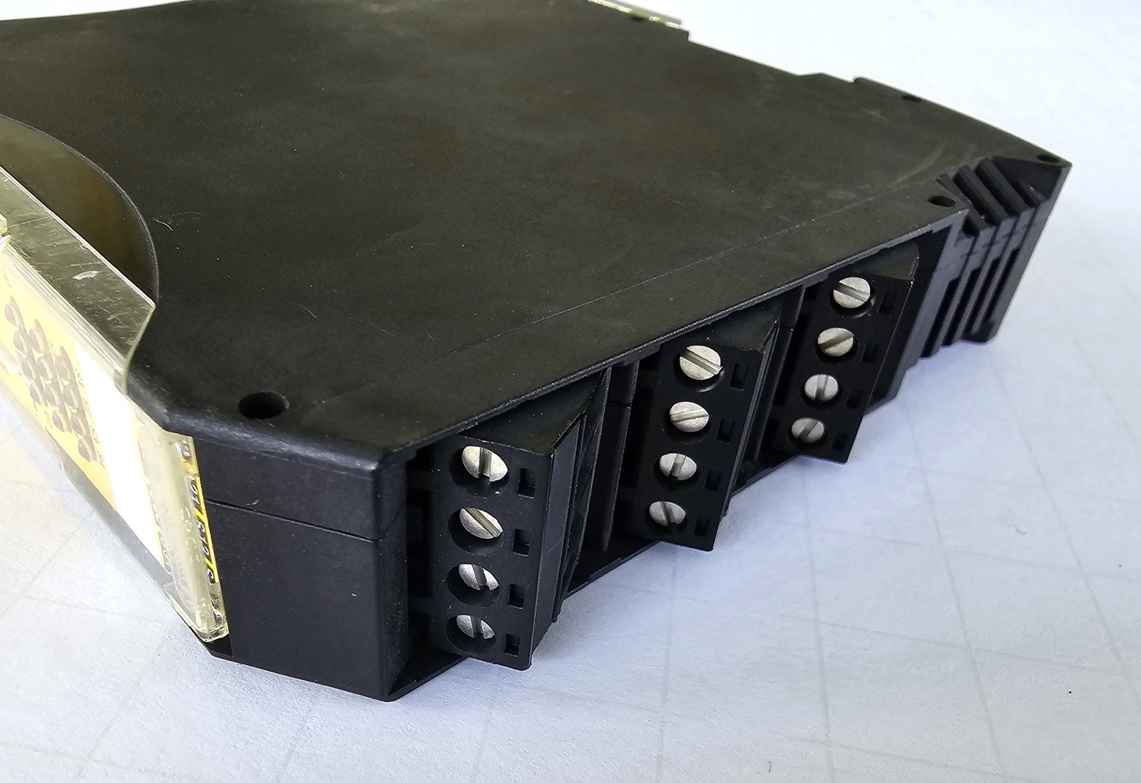 Pepperl + Fuchs VAS-2A8L-KE4-8SE Safety Relay 235077 – New