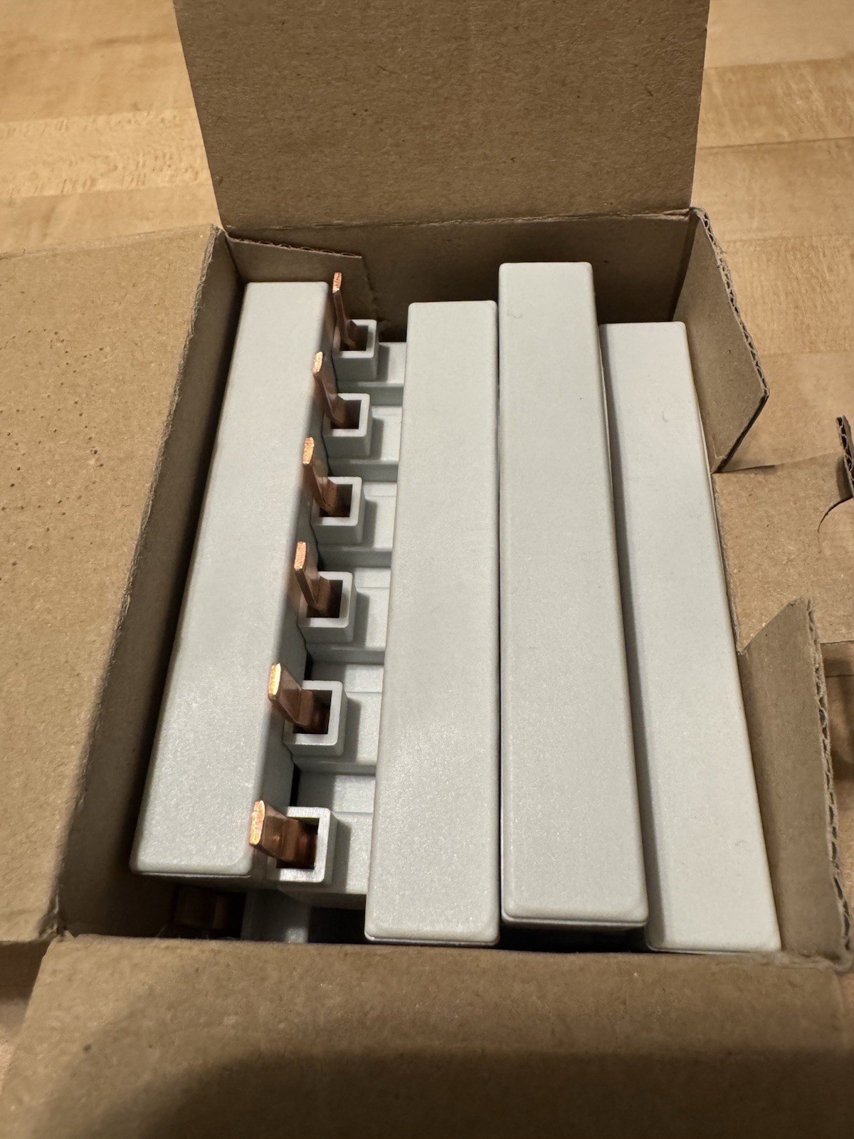 Allen Bradley BARRE BUS 1489-AMCL306 SER D 10pcs