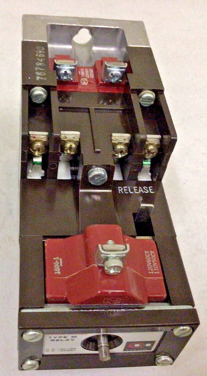 NEW, EATON / CUTLER HAMMER D26MR402 TYPE M RELAY 600V W/LATCH, SERIES A3