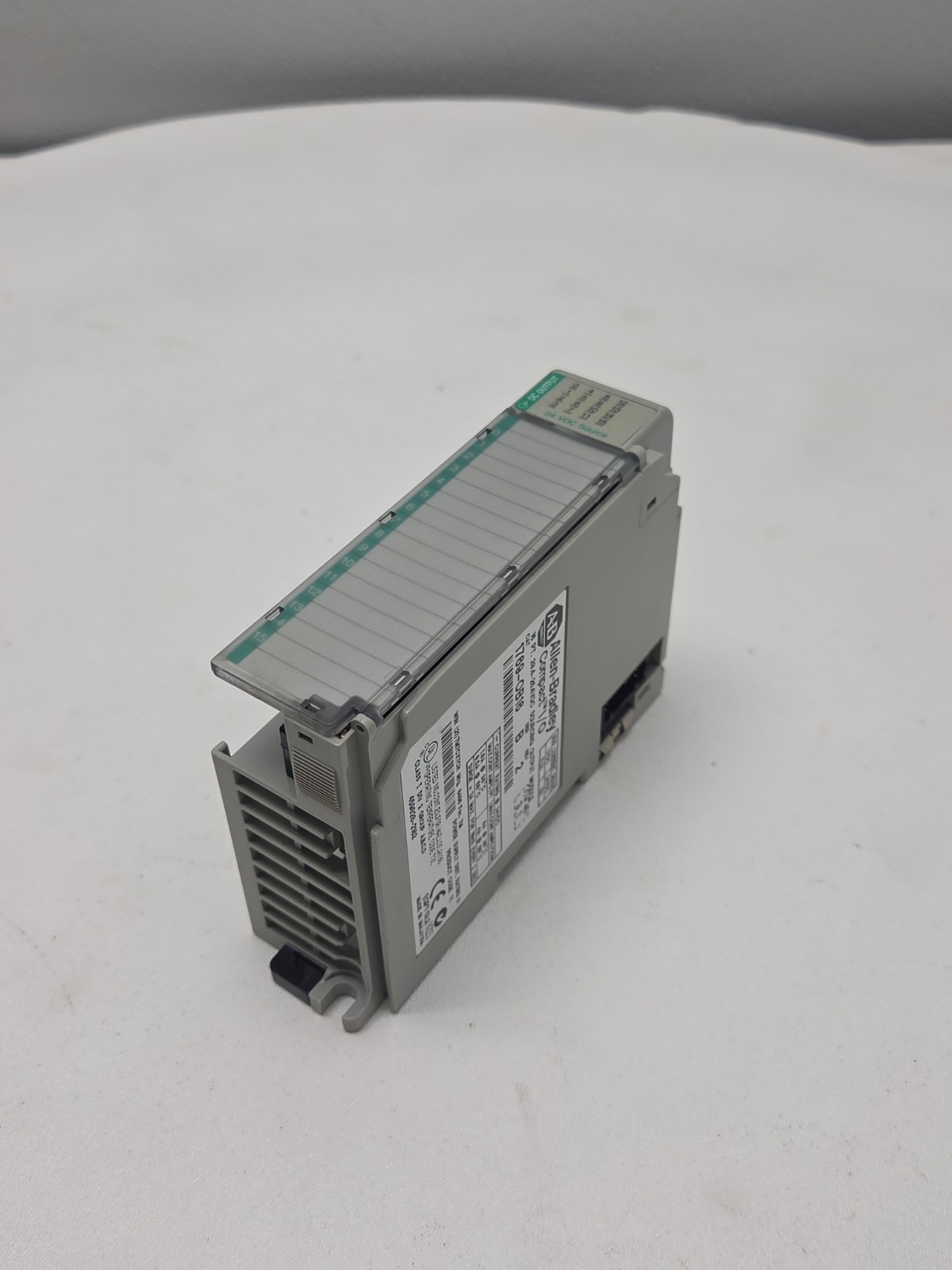 Allen Bradley 1769-OB16P 16 PT 24VDC Sourcing Output Module Ser B Rev 2