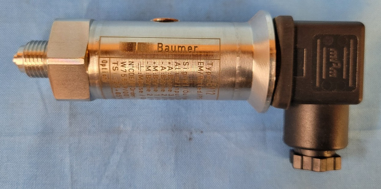 BAUMER HAENNI PRESSURE TRANSMITTER P/N: E91223B38R 0-10VDC