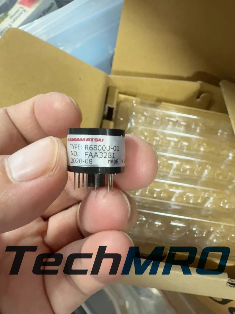 NEW ThermoFisher R6800U-01 UV sensor Fastshipping