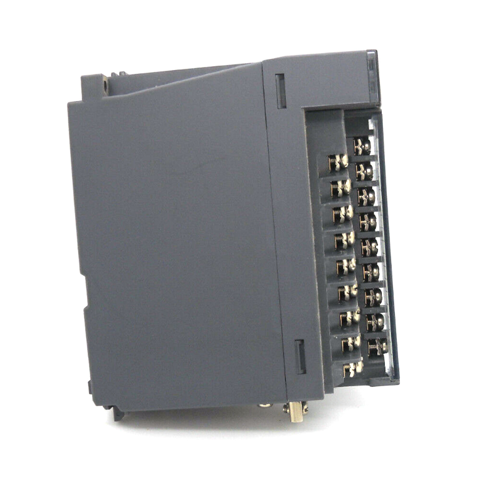 New in Box Mitsubishi Q68DAV 8-Channel Digital-Analog Converter Output Module