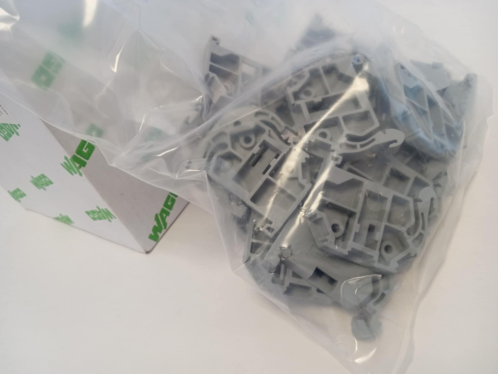 WAGO-249-116 Screwless end stop; 6 mm wide; for DIN-rail 35 x 15 and 35 x 7.5;