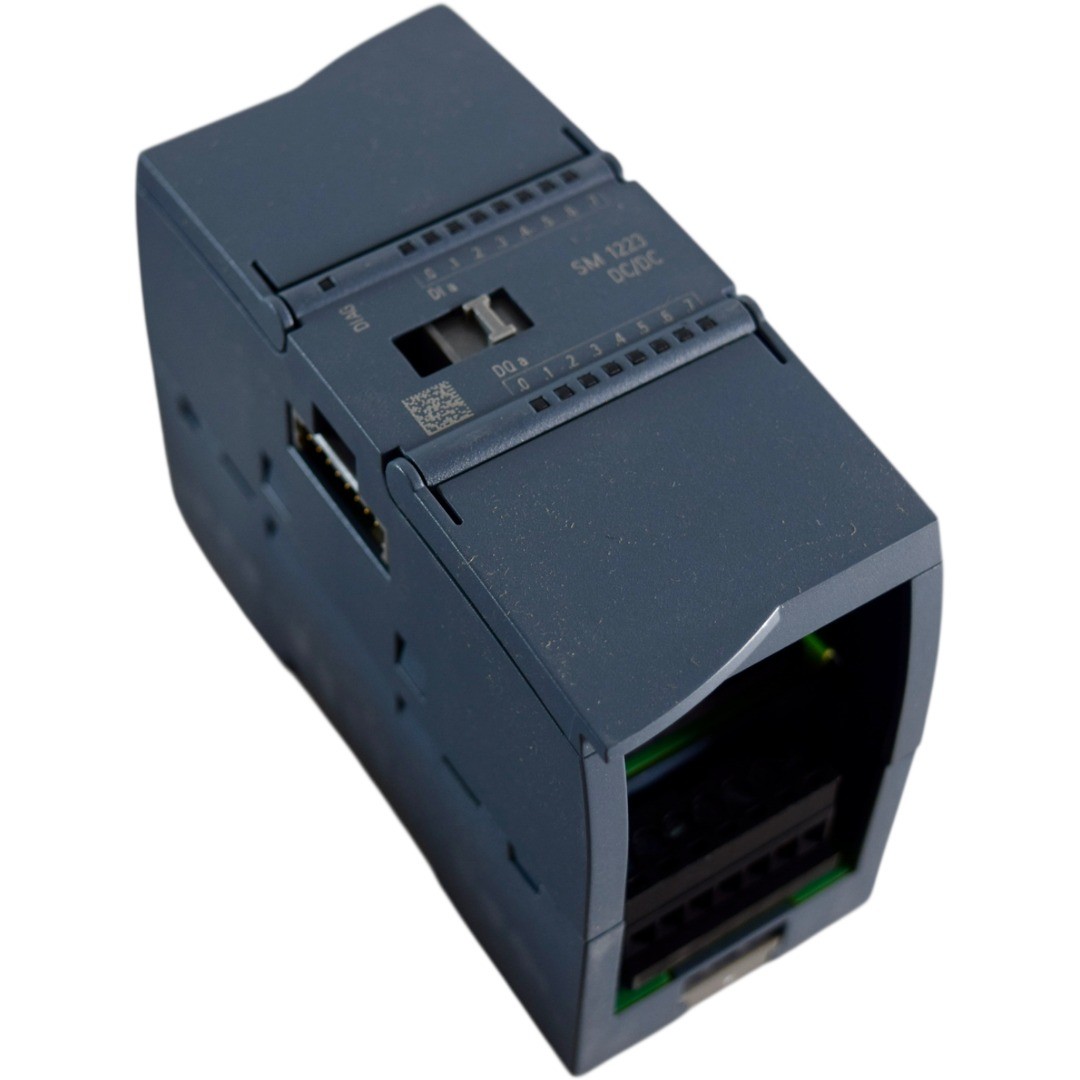 NEW SIEMENS 6ES7 223-1BH32-0XB0 SIMATIC S7-1200 Digital I/O SM 1223 8DI 8DQ