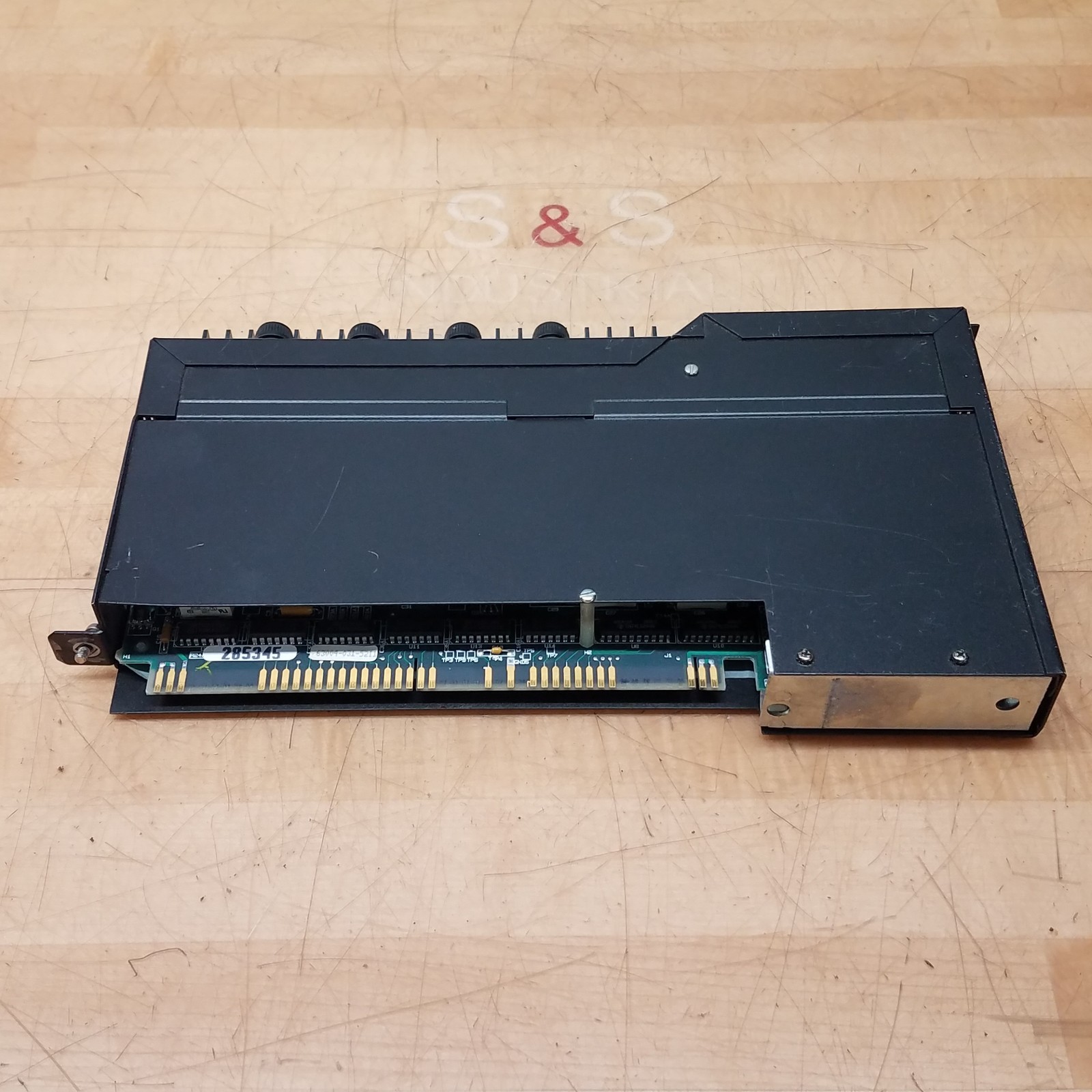Square D Sy/Max 8030 ROM-221 Output Module, 16AMP, 120VAC, 16 Outputs, Series D2