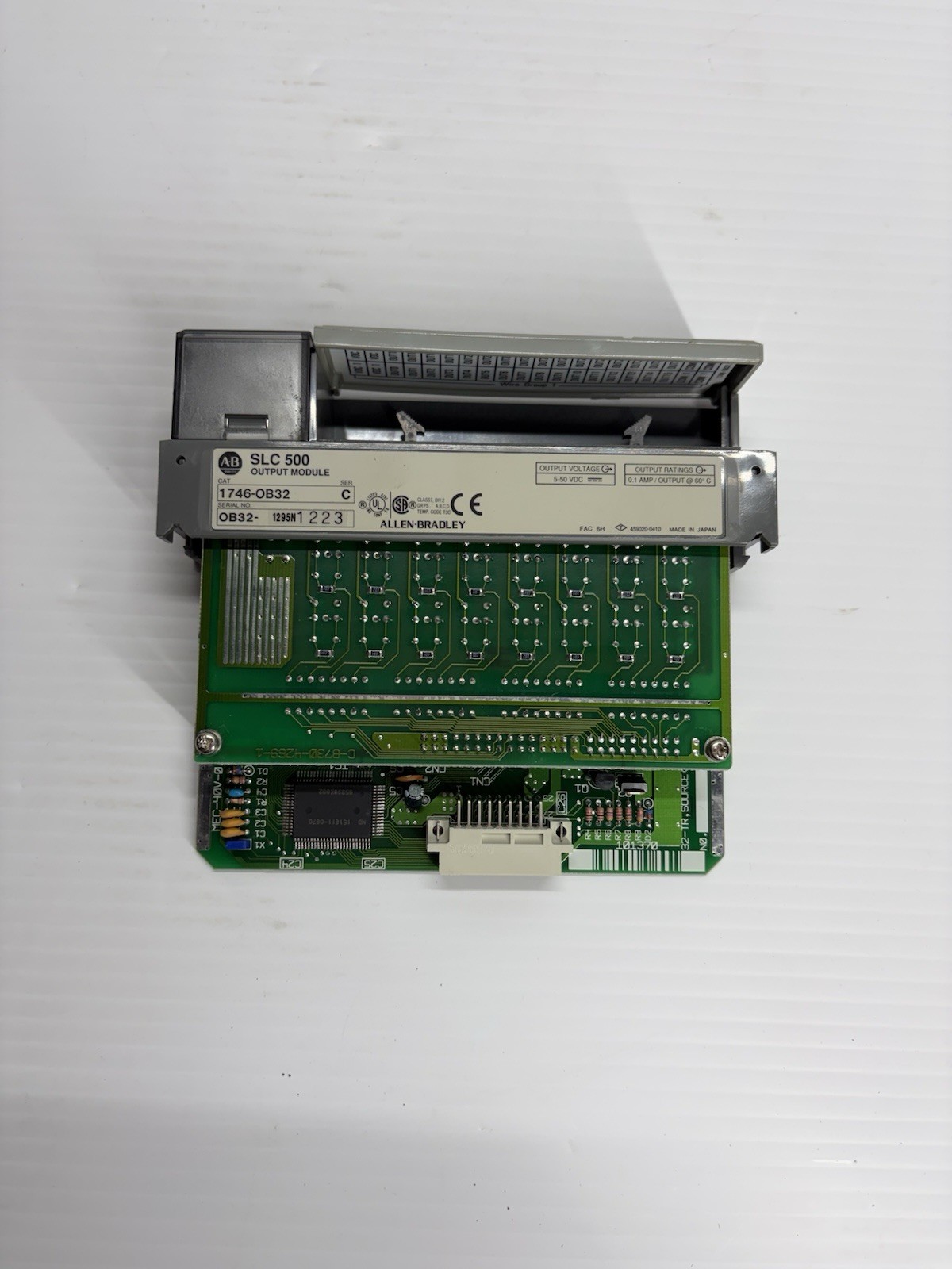 ALLEN BRADLEY 1746-OB32 SLC500 OUTPUT MODULE, SER. C