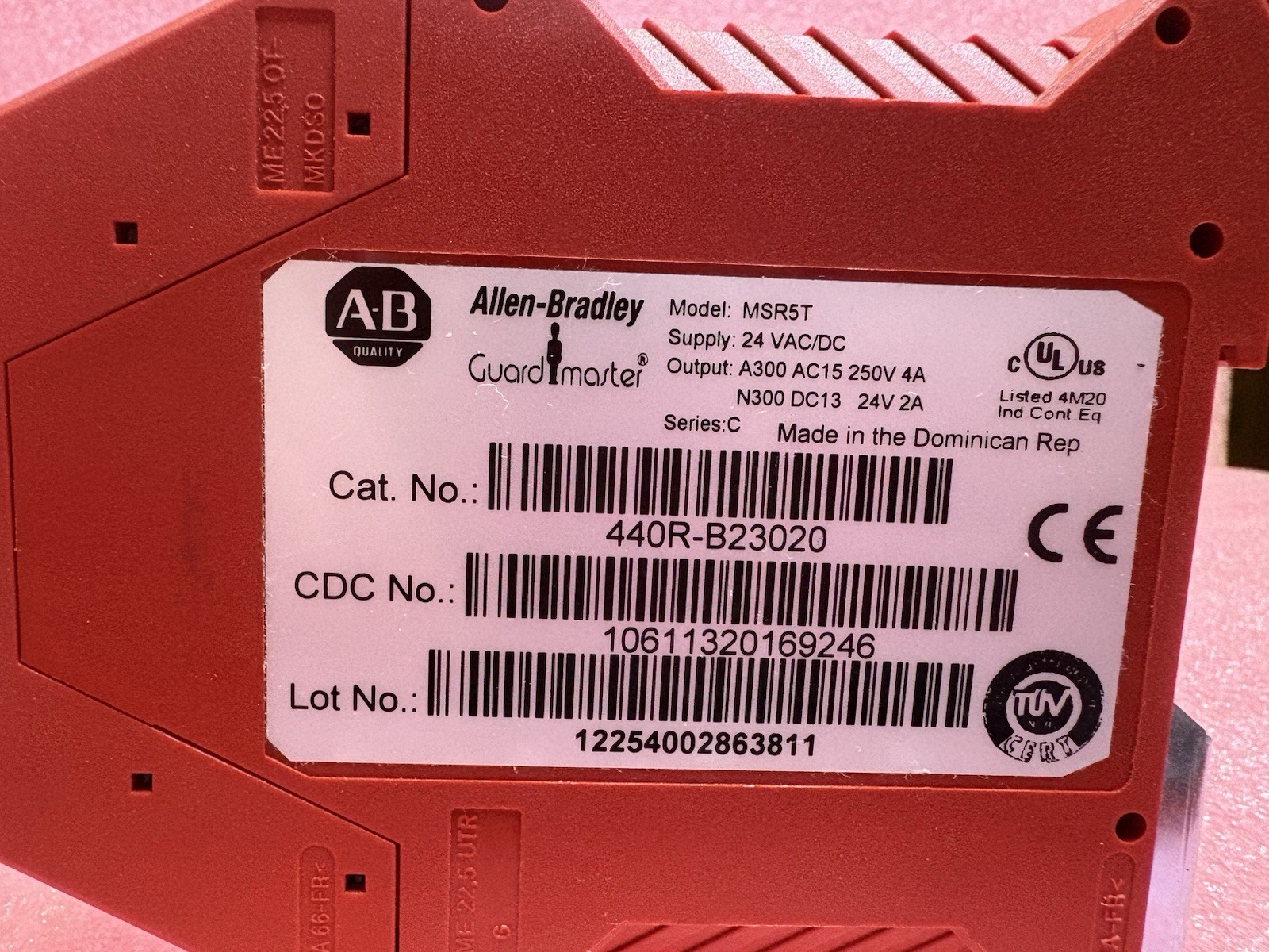 ALLEN BRADLEY CAT. NUMBER 440R-B23020 MODEL MSRST 24VAC/DC SERIES C