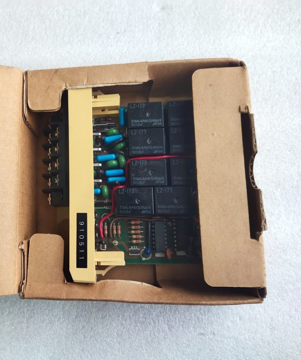 KOYO KOSTAC E-01T-4157 RELAY / OUTPUT PROGRAMMABLE CONTROLLER E01T-4157 OPEN BOX