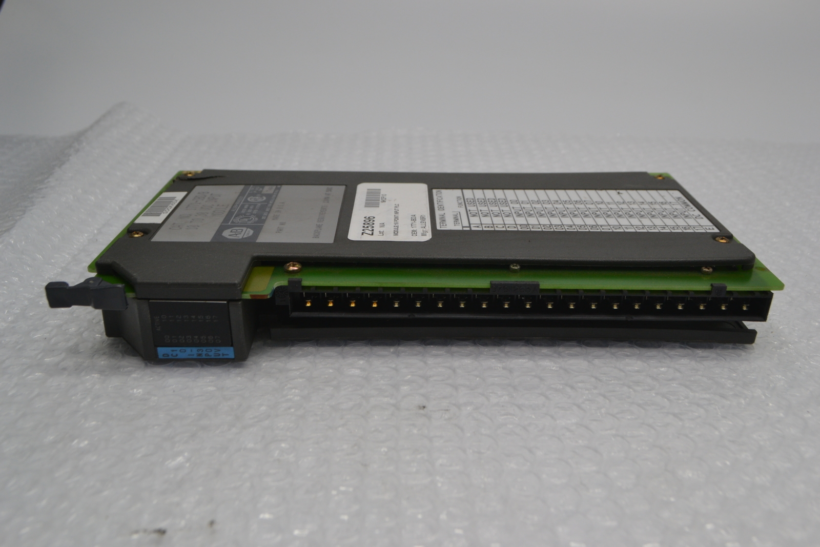 ALLEN BRADLEY 1771-IBD/B INPUT MODULE UNMP