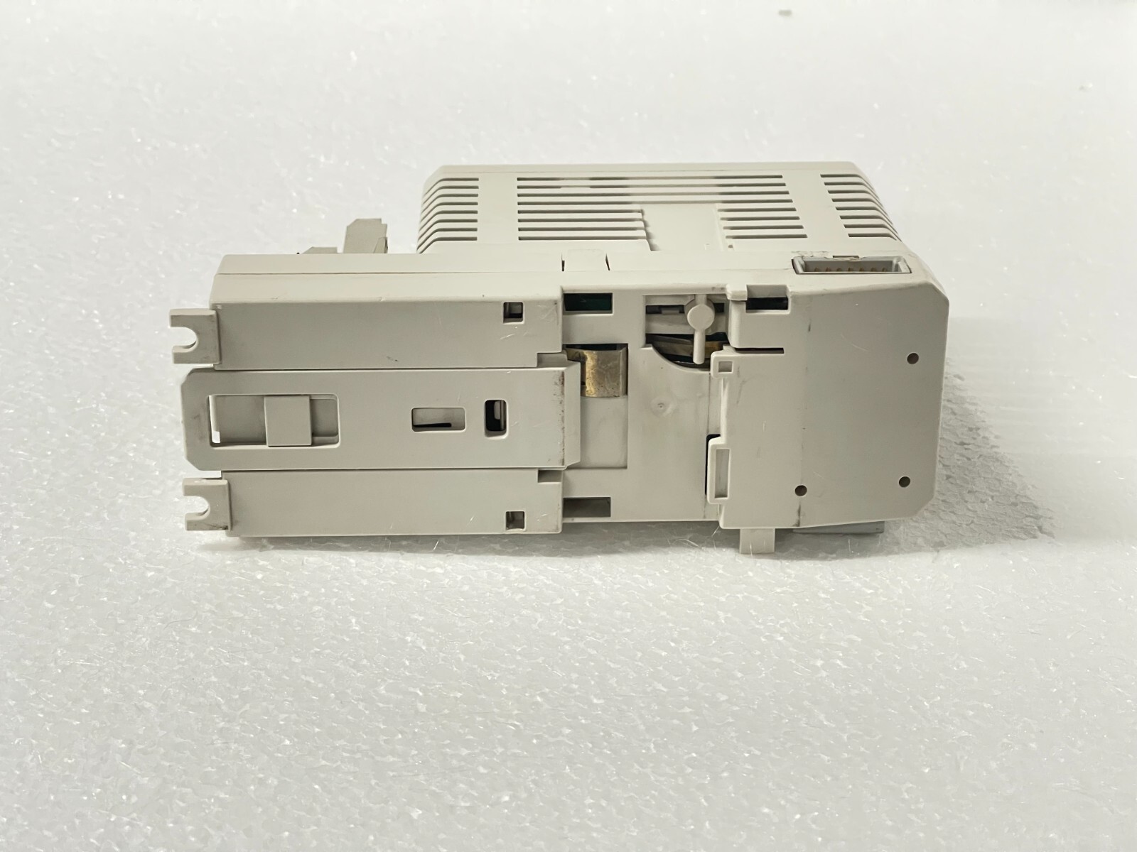 ABB AO810V2 8ch 0..20mA 3BSE038415R1 PR:D With 3BSE013230R1 PR:G