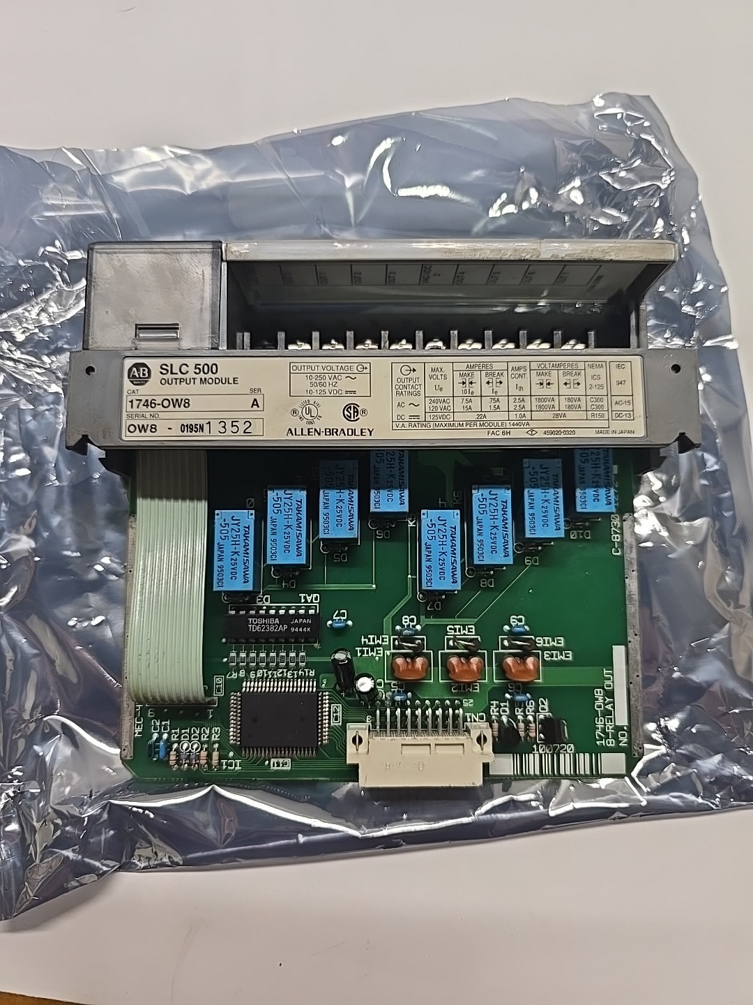 Allen Bradley 1746-OW8 SER A SLC 500 Digital Contact Output Module (LA55C) USED