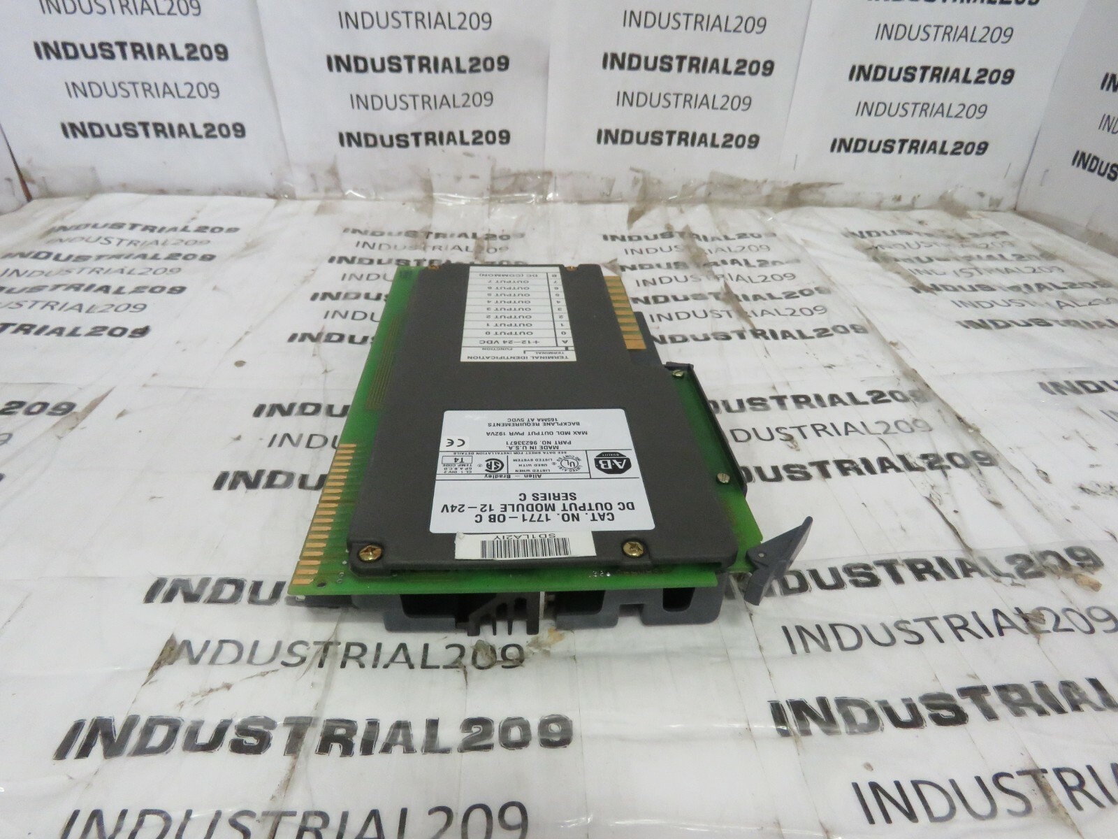 ALLEN BRADLEY DC OUTPUT MODULE 1771-OB SER C USED