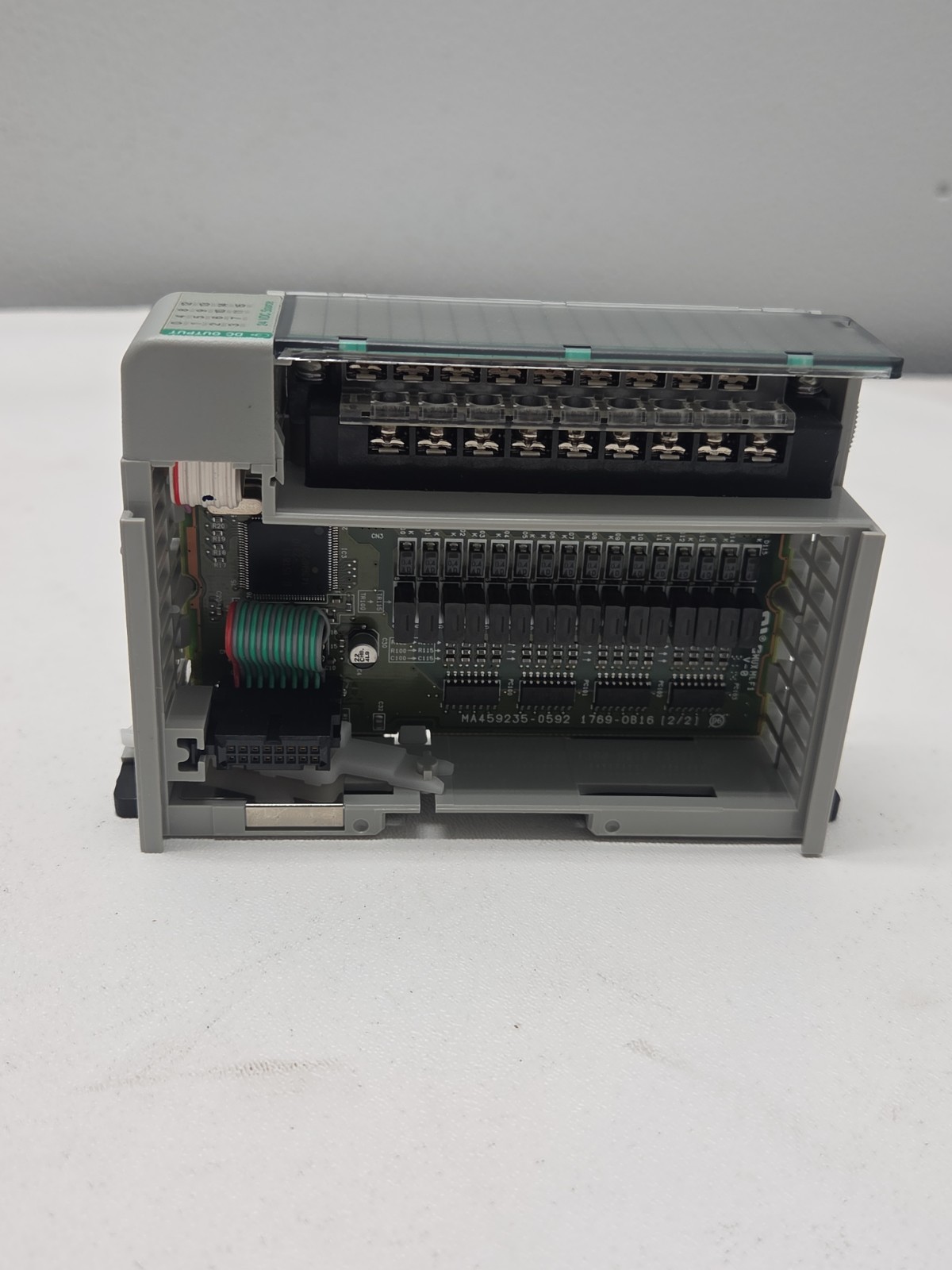 Allen Bradley 1769-OB16P 16 PT 24VDC Sourcing Output Module Ser B