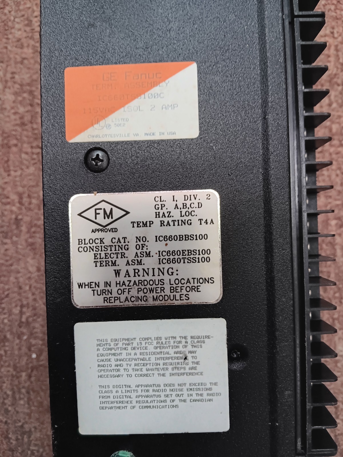 IC660BBS100 GE FANUC Isolated Block GENIUS I/O w/ IC660EBS100 & IC660TSS100