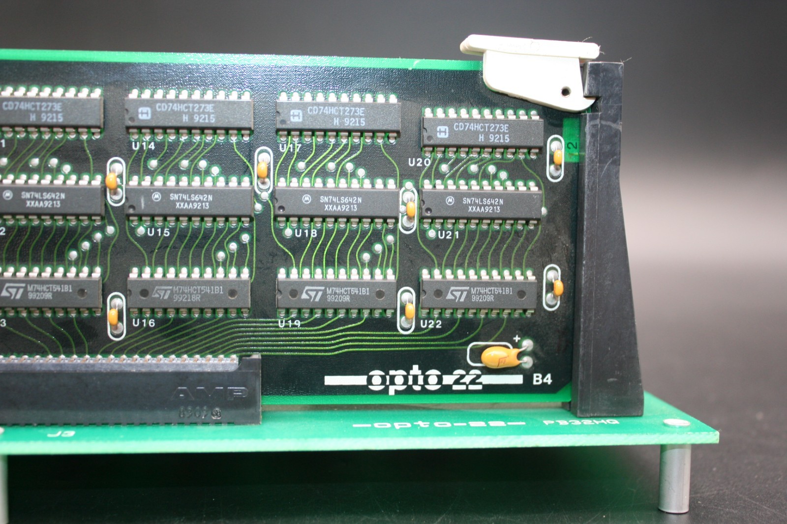 Eight (8) Opto 22 OAC5Q I/O Modules w/ PB32HQ Module Rack & B4 Brain Board