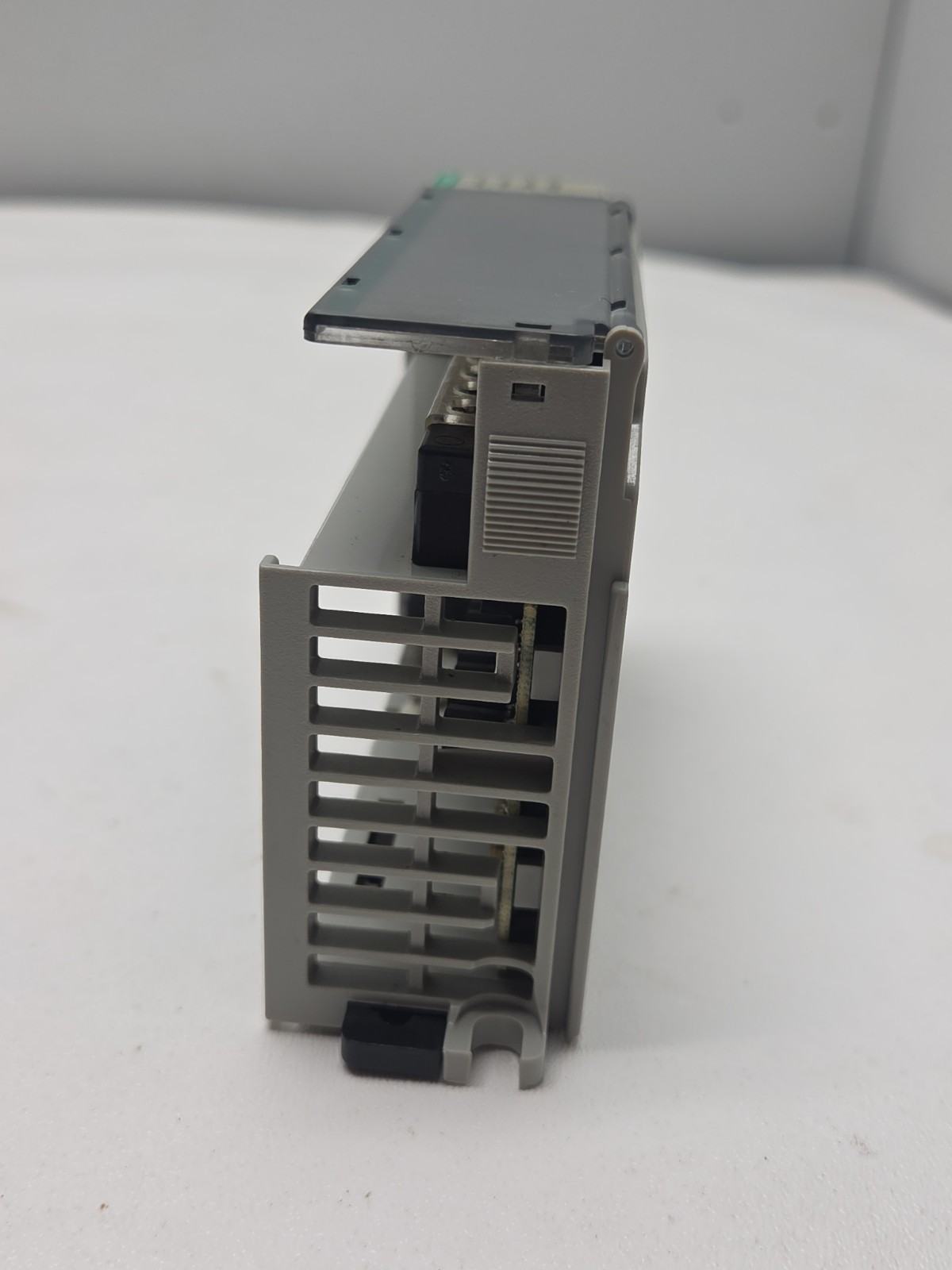 Allen Bradley 1769-OB16P 16 PT 24VDC Sourcing Output Module Ser B Rev 2