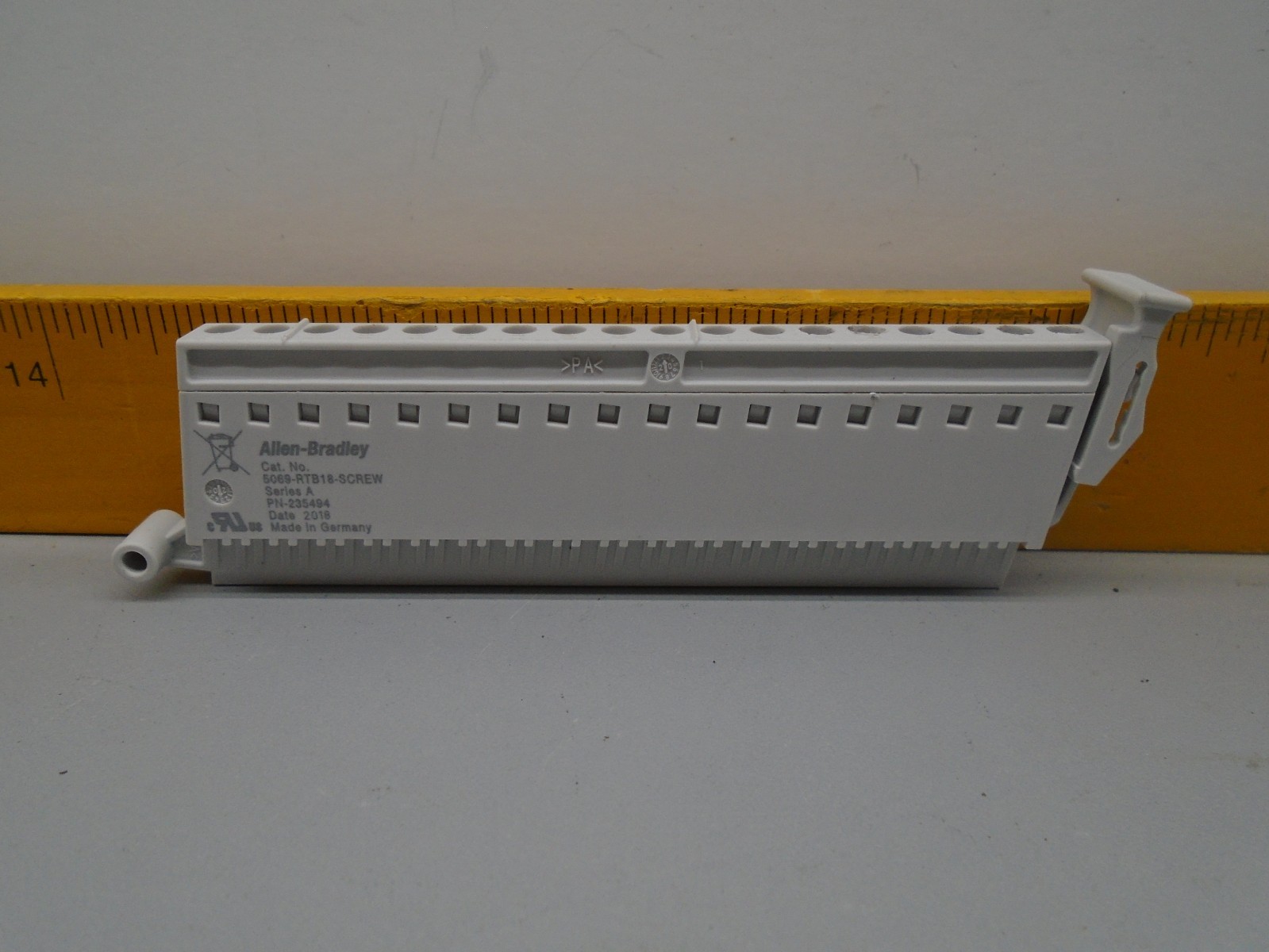 Allen Bradley 5069-RTB18-SCREW Allen Bradley Compact 5000 Terminal Strip N104