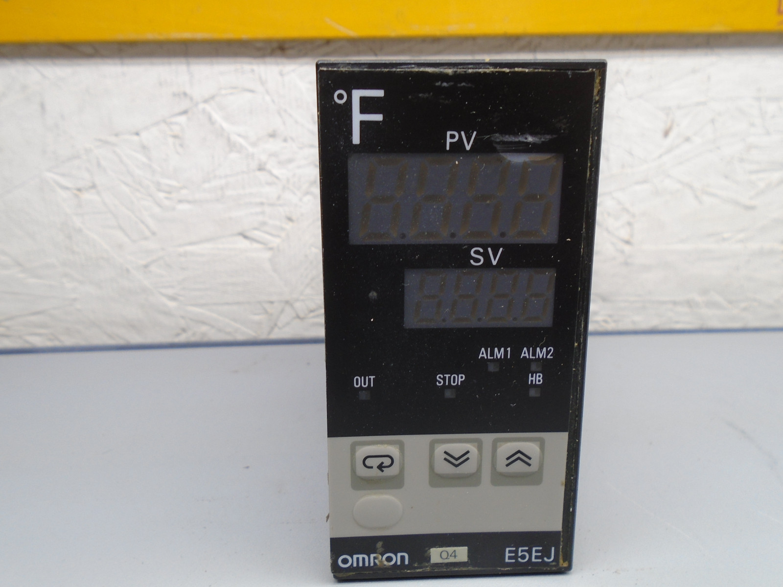 E5EJ-A2HB-F Omron Temperature Controller E5EJA2HBF X88
