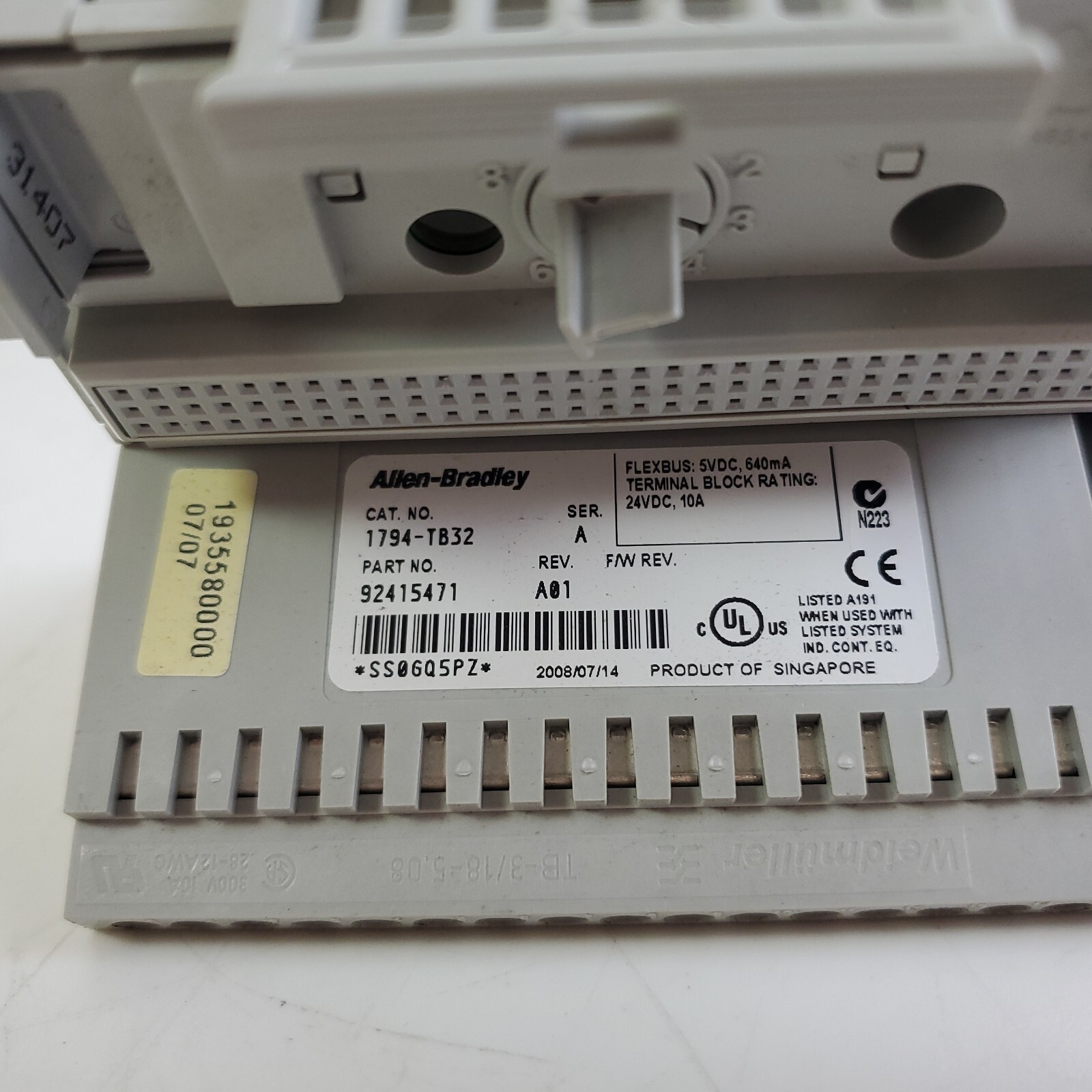 Allen Bradley 1794-TB32 Series A 92415471 Terminal Base
