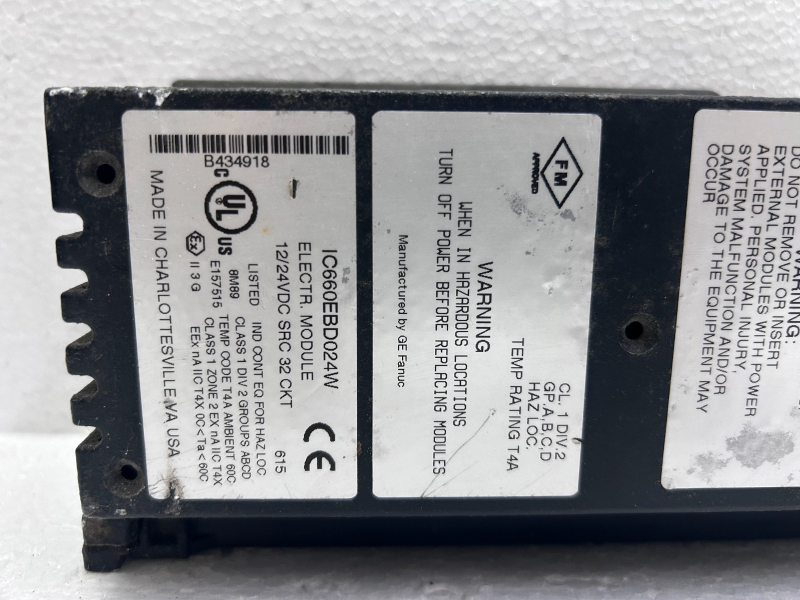 GE Fanuc IC660BBD024 Genius 12/24VDC Source Input / Output Module