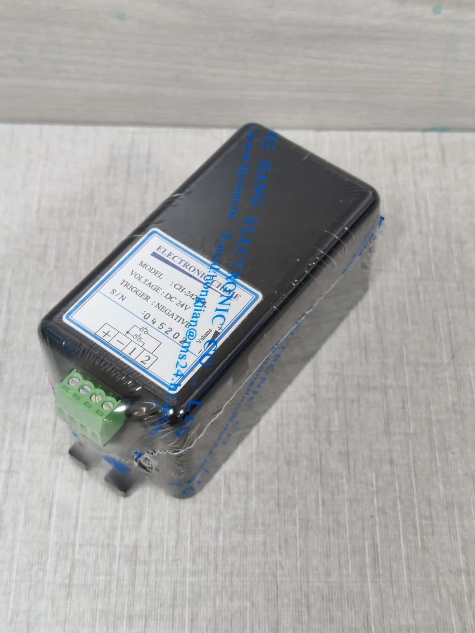 ELECTRONICS CHIME CH-2421-4 DC 24V -NEW WITH FILTHY BOX