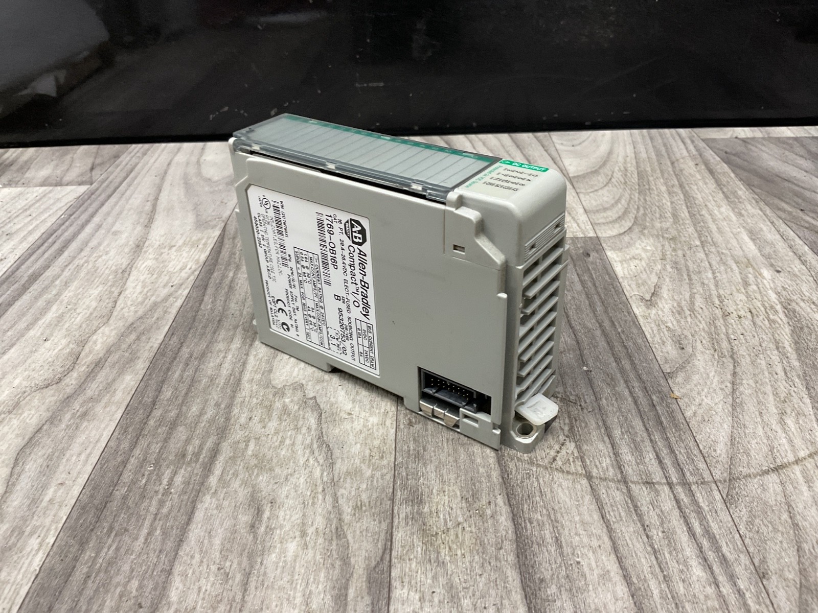 Allen Bradley 1769-OB16P Series B Compact I/O Sourcing Output Module #35J74