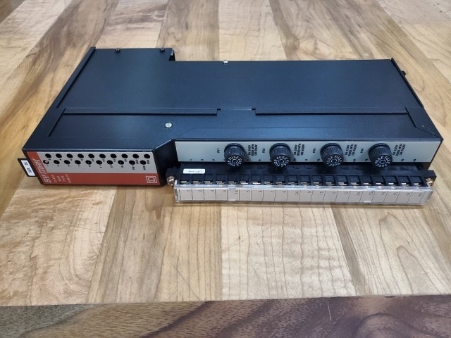 Square D Sy/Max 8030 ROM-221 Output Module, 16AMP, 120VAC, 16 Outputs – USED