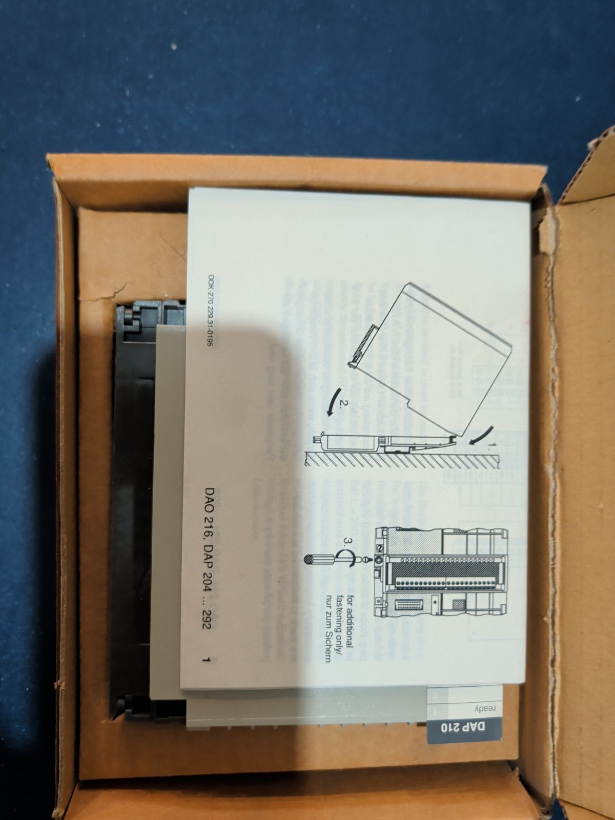 AS-BDAP-210 | Schneider | Output Module 8 Point 120VAC Isolated Compact, Opened