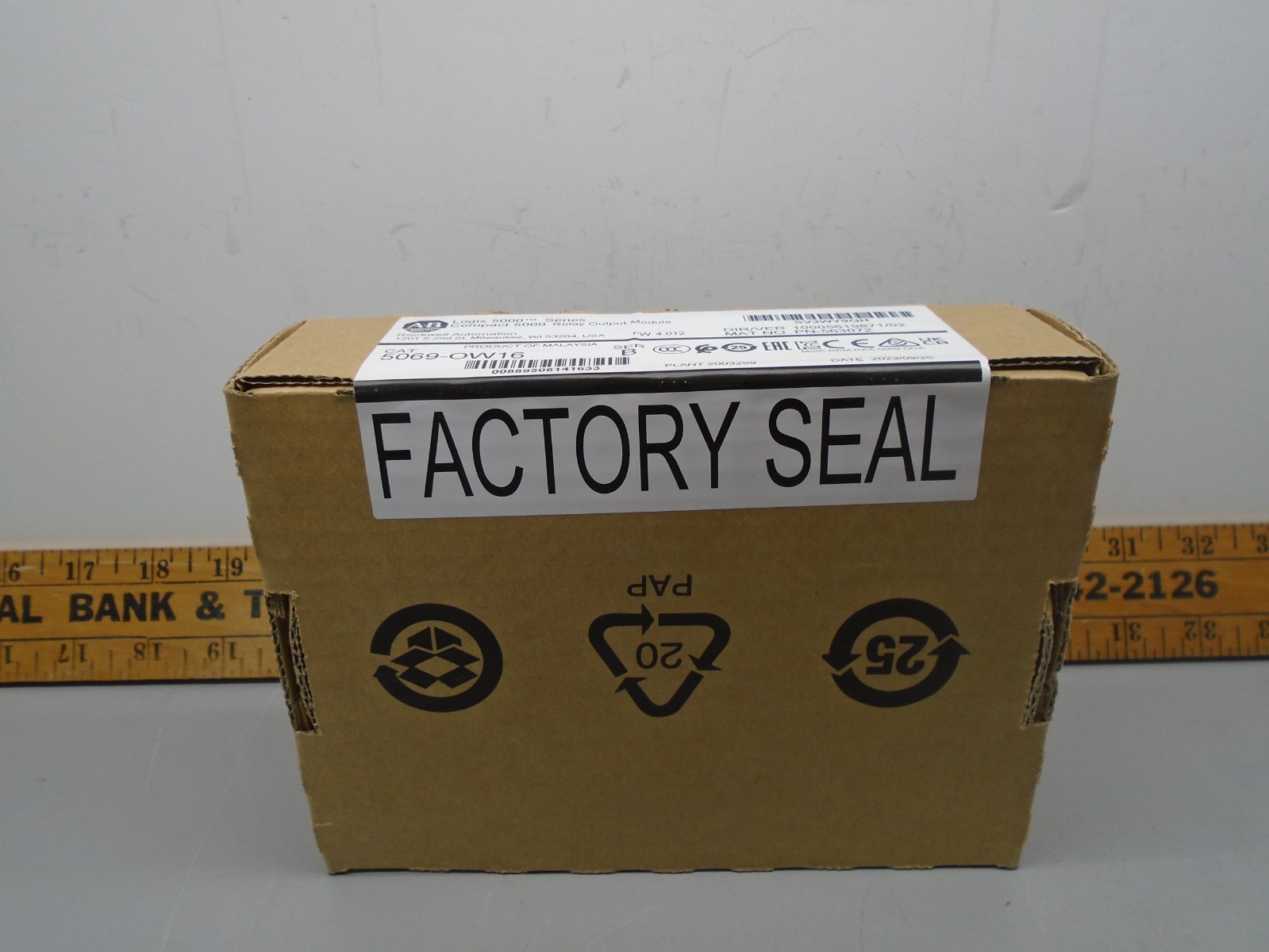 New old Stock sealed 5069-OW16 Allen Bradley Logix 5000 Relay Output N240