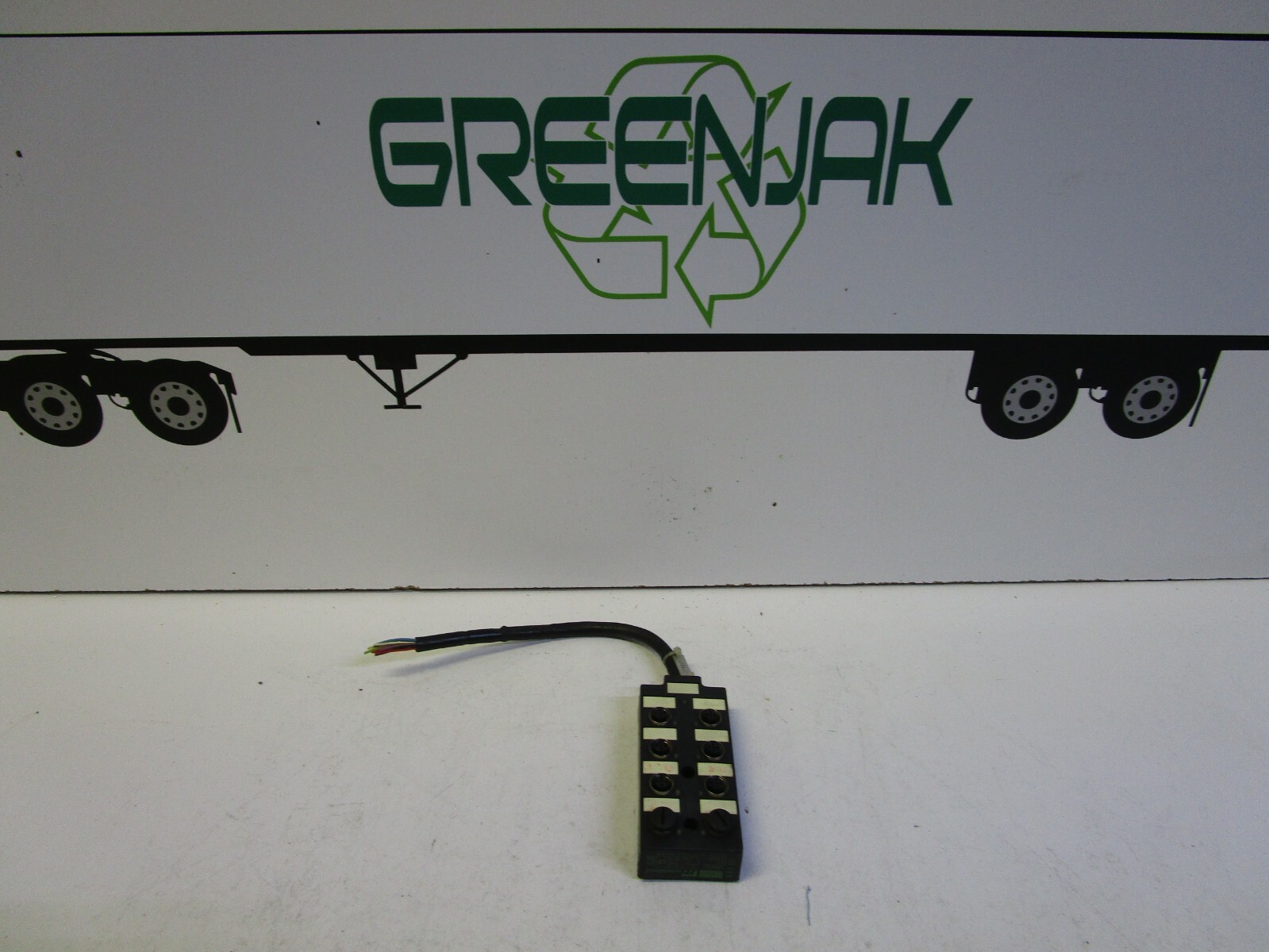 MURRELEKRTONIK 27867 24VDC 12A 8-WAY DISTRIBUTION BLOCK – USED – FREE SHIPPING