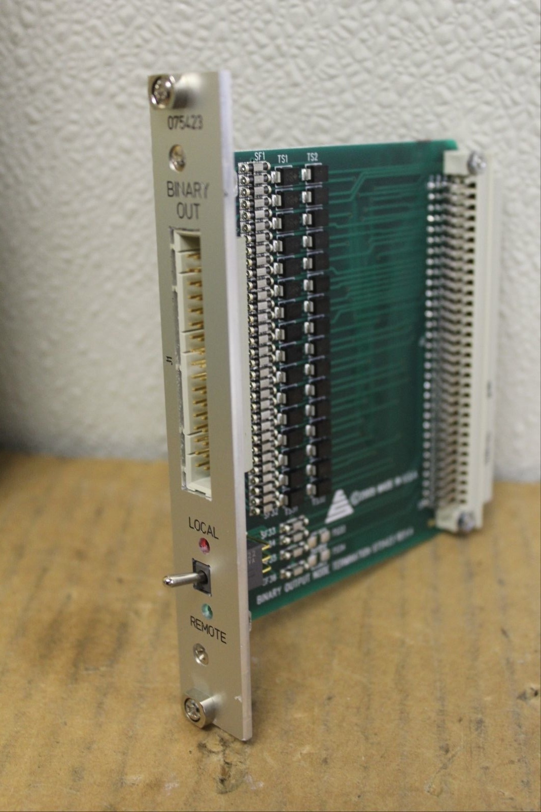 NEW CS ELECTRONICS PLC BINARY OUTPUT TERMINATION MODULE CARD 075423 REV 4