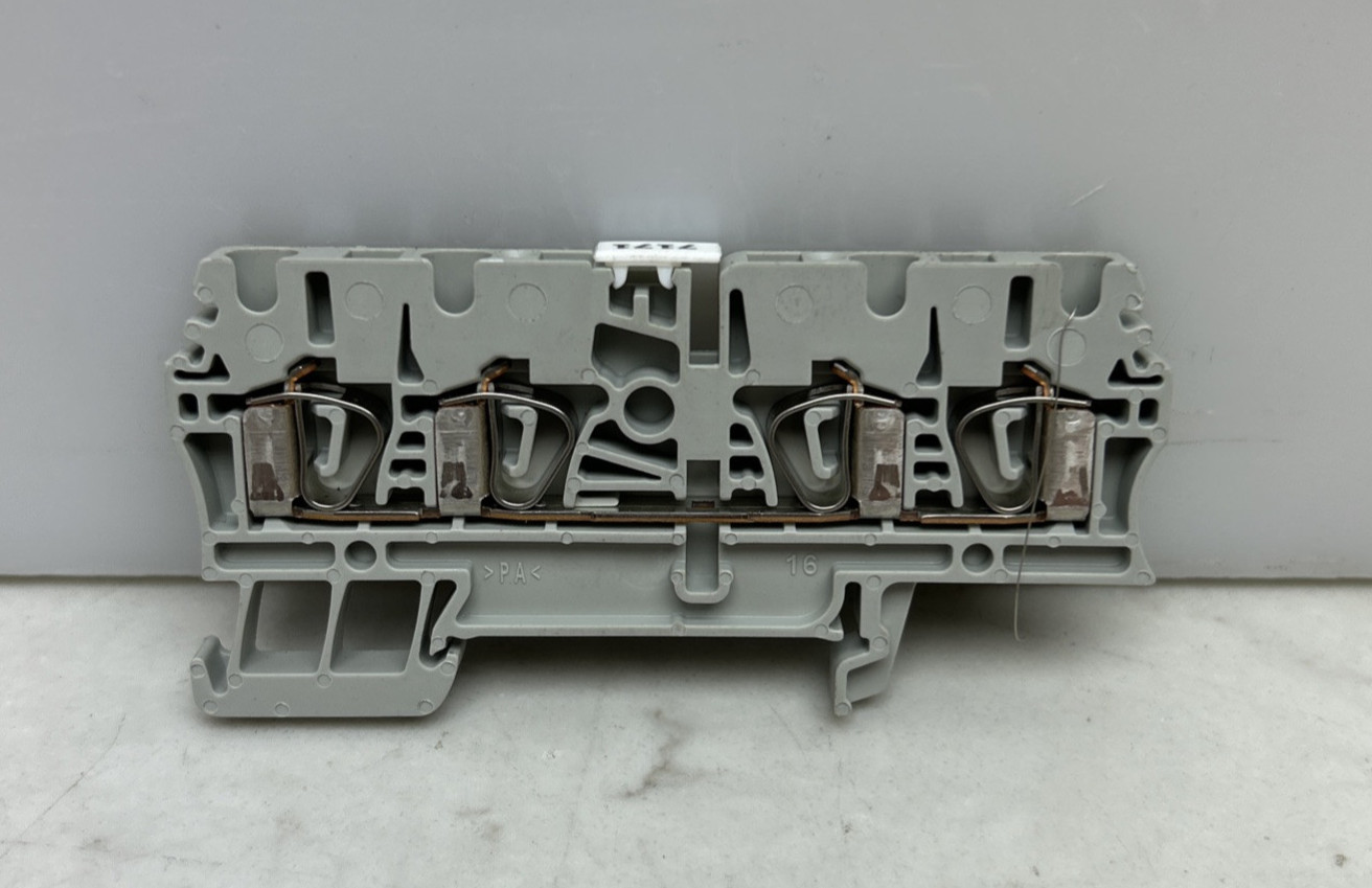 70 Pack Allen Bradley 1492-L3Q Grey Wire Terminal Blocks 25 Amp 600v Used