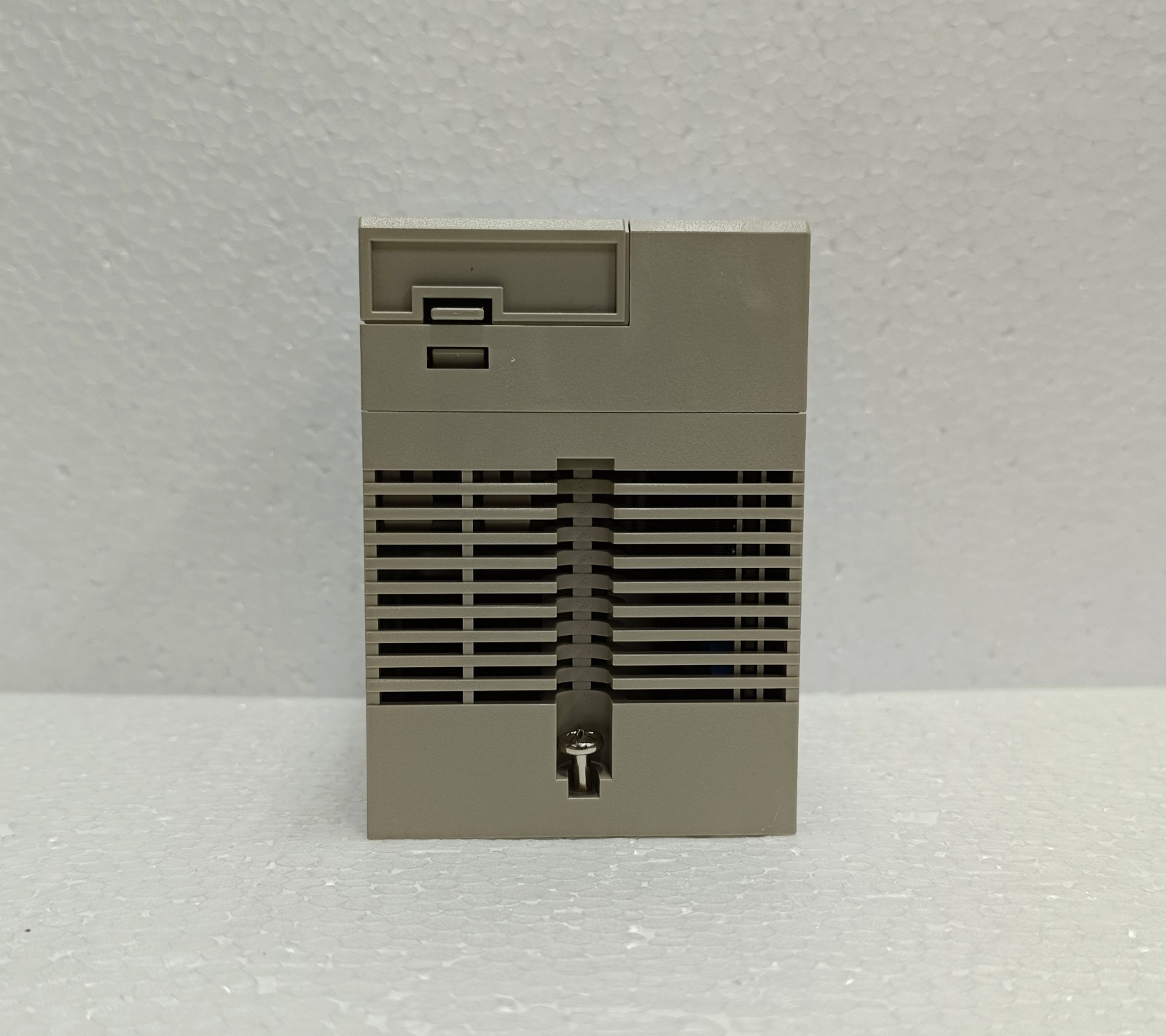 Omron C200HX-CPU64 SYSMAC PLC CPU Unit 31.2K Word Memory RS-232C Port